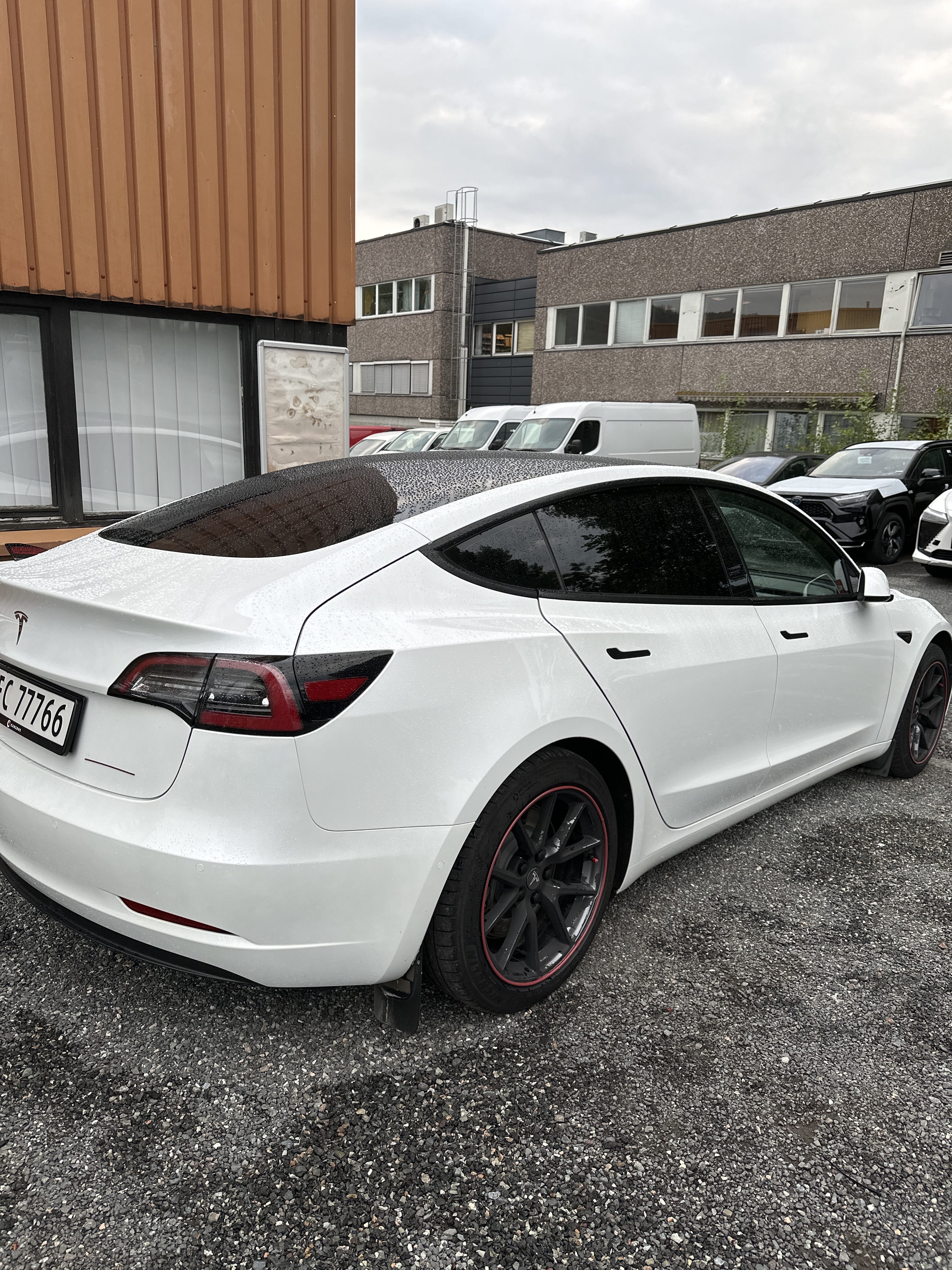 Tesla Model 3 Standard Range Plus med GPS