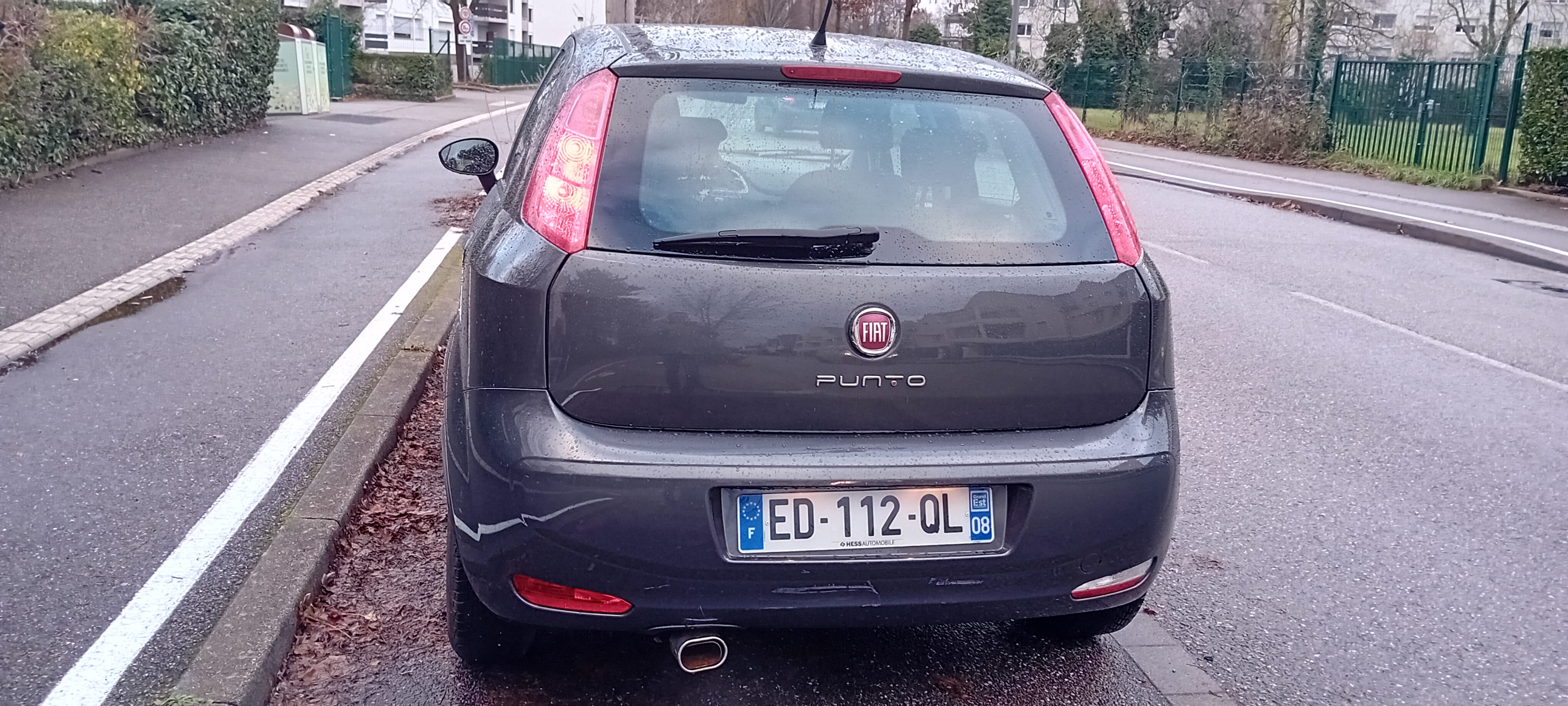 Fiat Punto 1.2i avec Audio Bluetooth