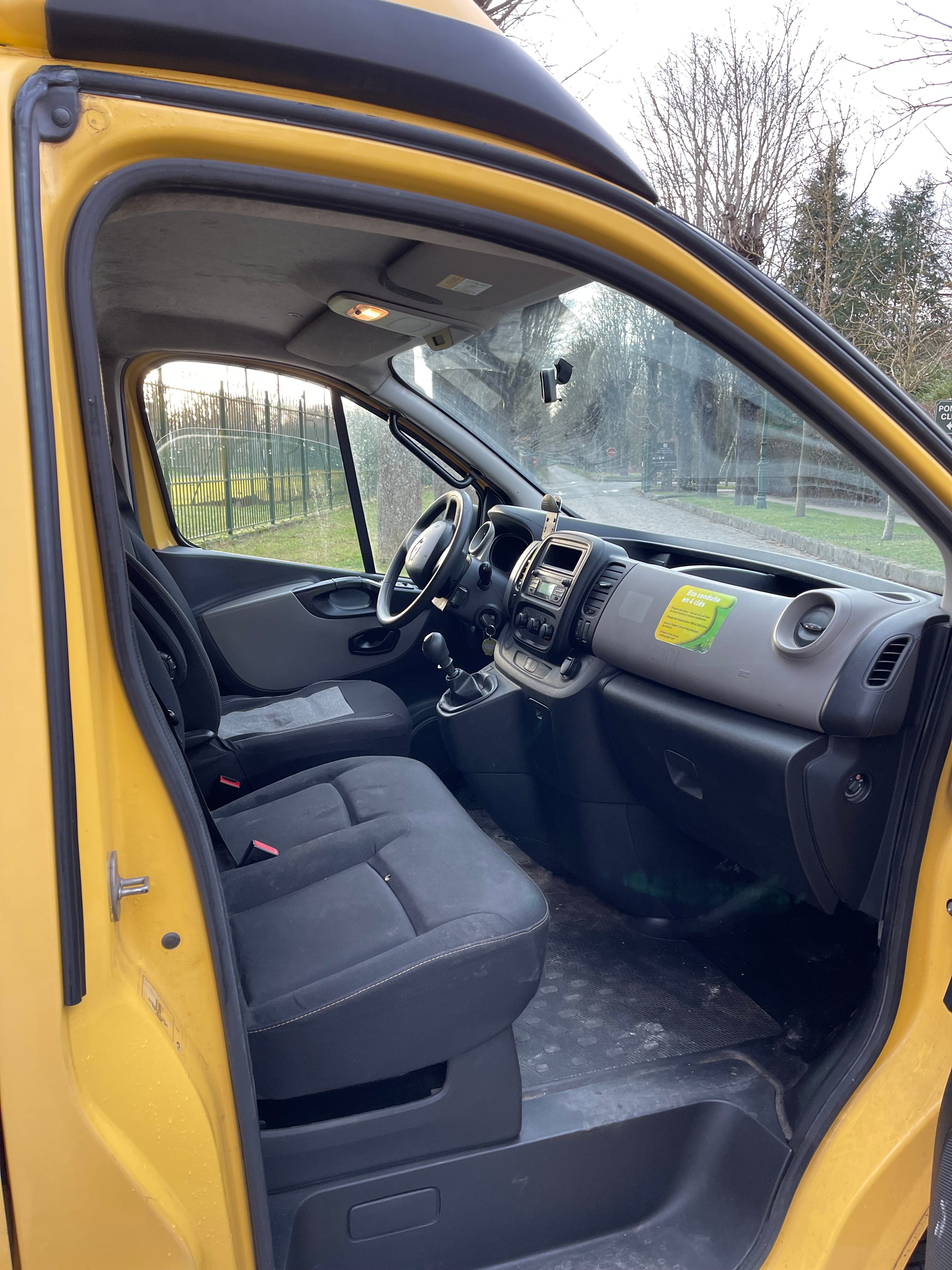 Renault Trafic 1.6 dCi 16V 120 cv avec Accessible fauteuil roulant