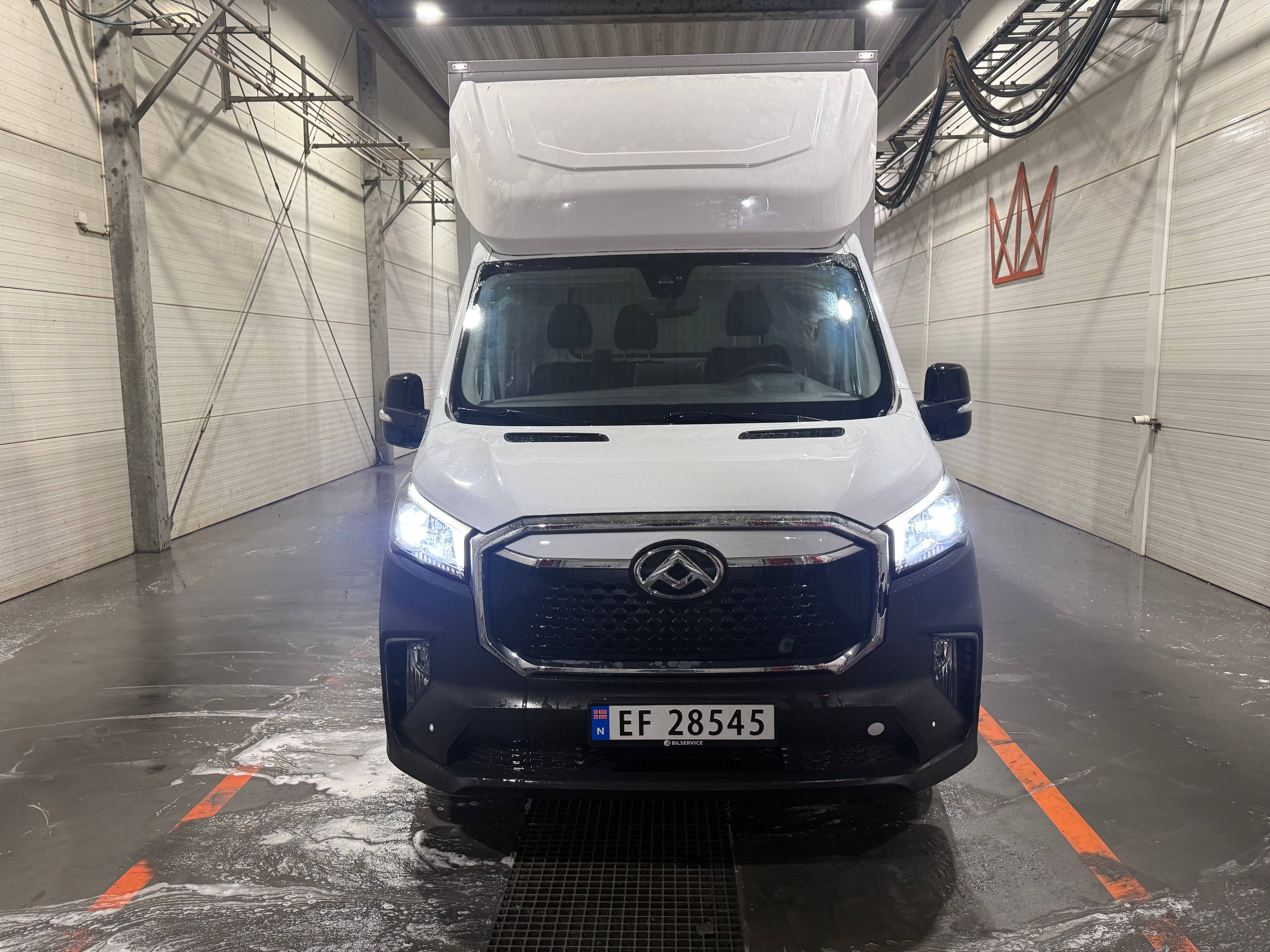 Maxus eDeliver 9 Elektrisk Skapbil - Gratis Parkering + Bom! med Aircondition