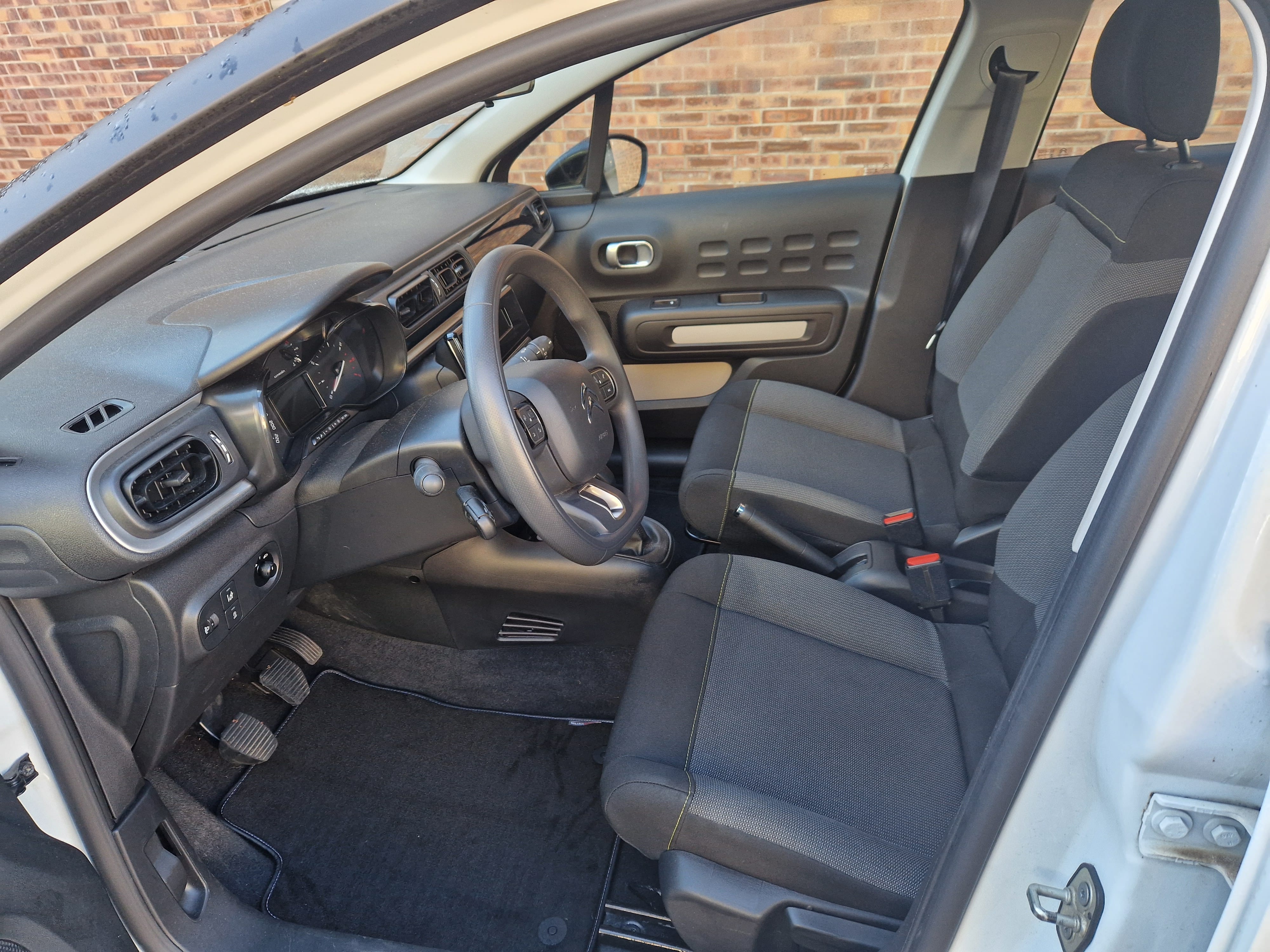 Citroen C3 Essence 110cv avec Autoradio