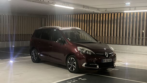 Renault Grand Scenic Exclu Dans la Gare Saint Jean Louez le Renault Grand Scénic 7 Places – Confort et Éco !, 2015, Diesel, 7 places