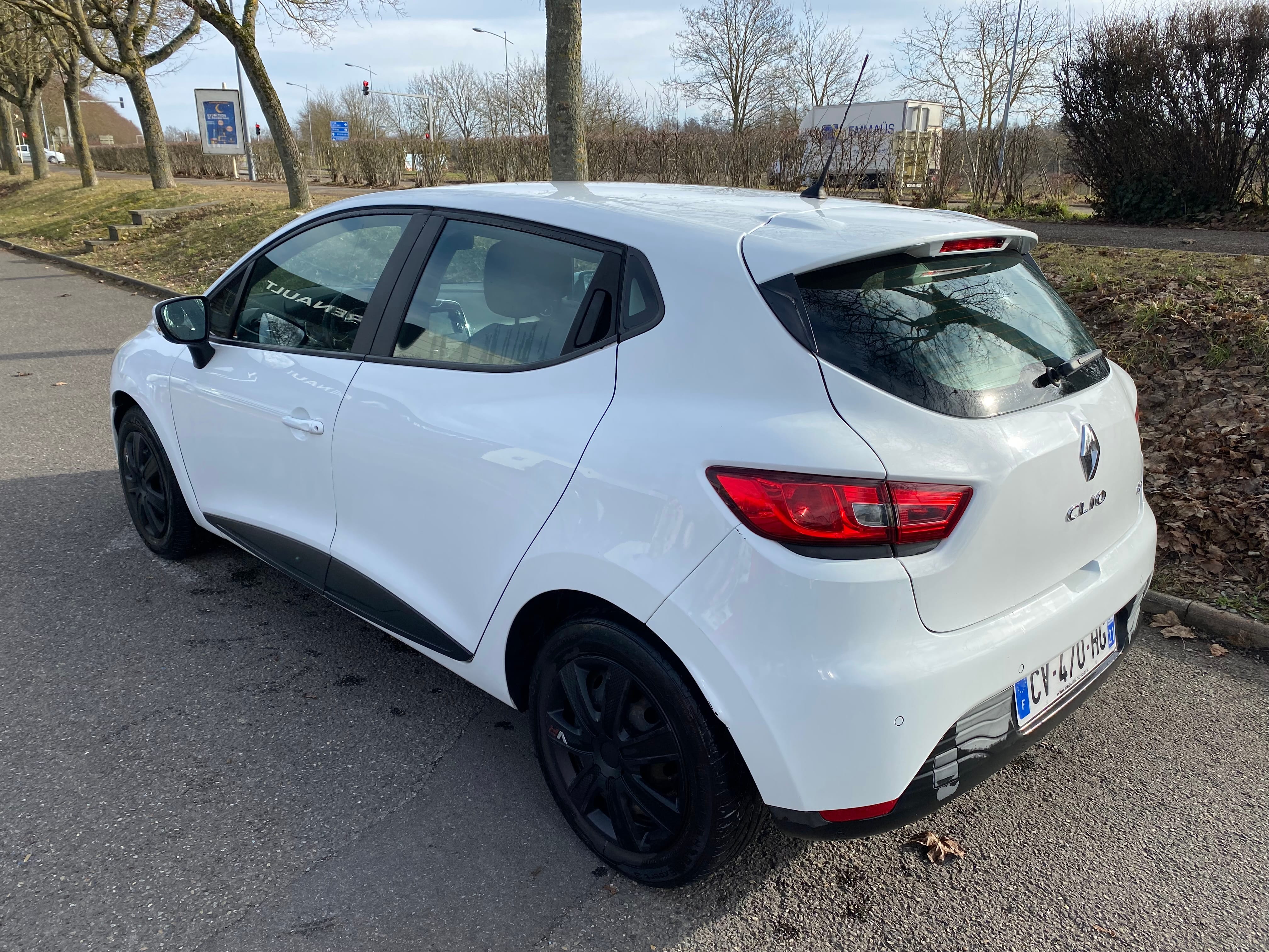 Renault Clio 1.5 diesel 5 portes avec Climatisation
