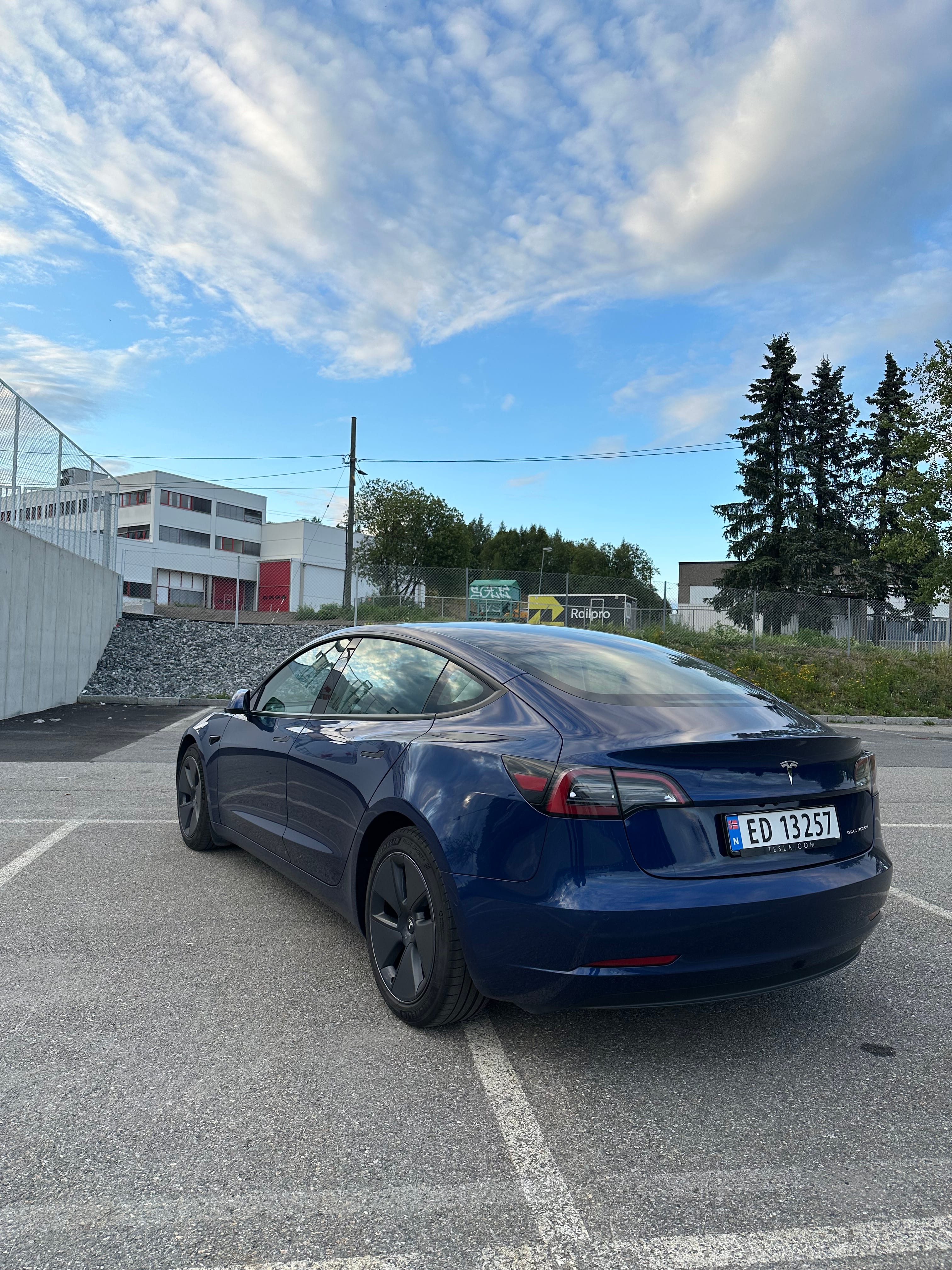 Tesla Model 3 Long Range med Ryggekamera
