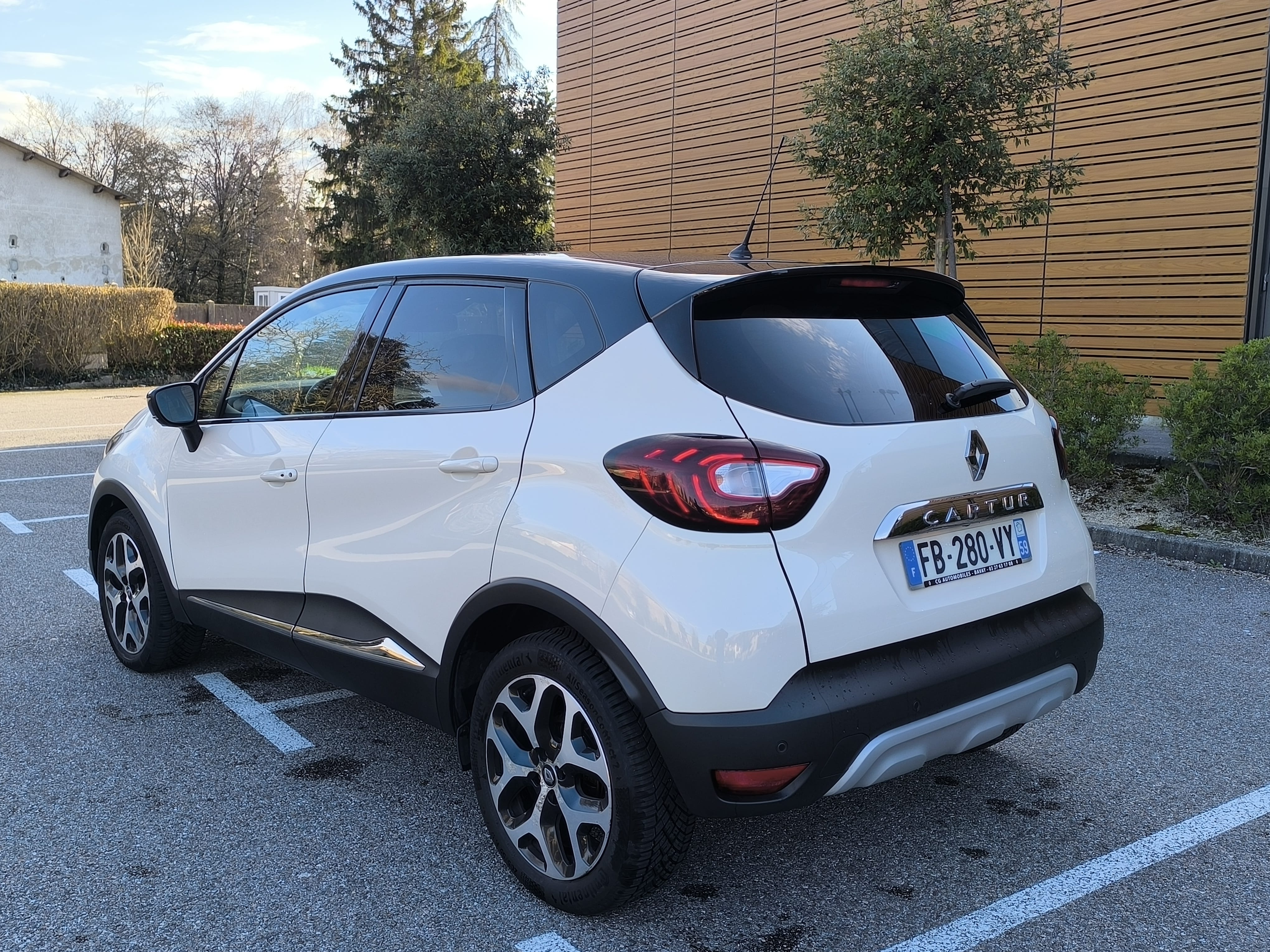 Renault Captur 1.5 dci Grenoble Gare /Aéroport Montagne - ville avec Caméra de recul