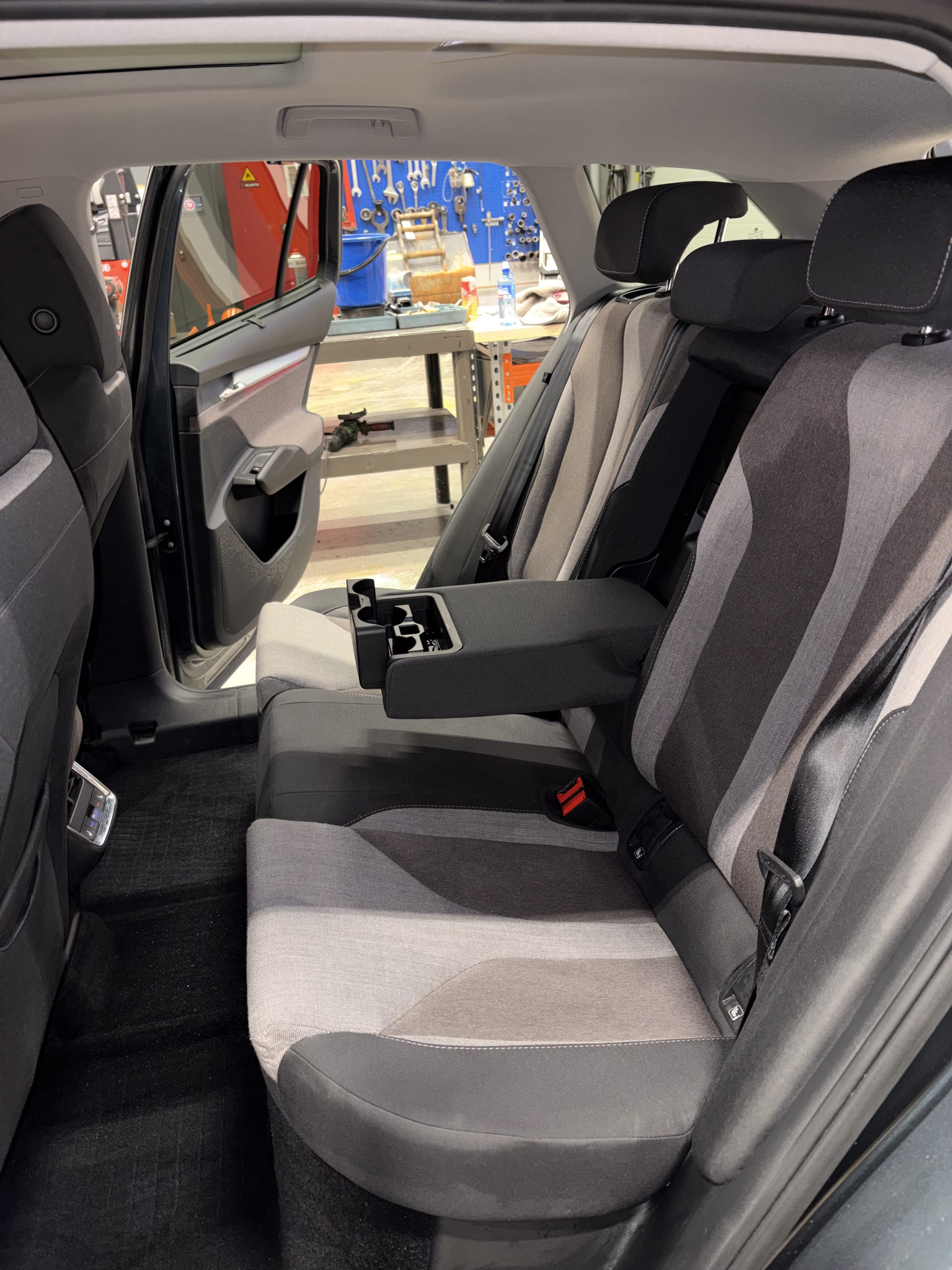 Skoda Enyaq 80 med Tilhengerfeste