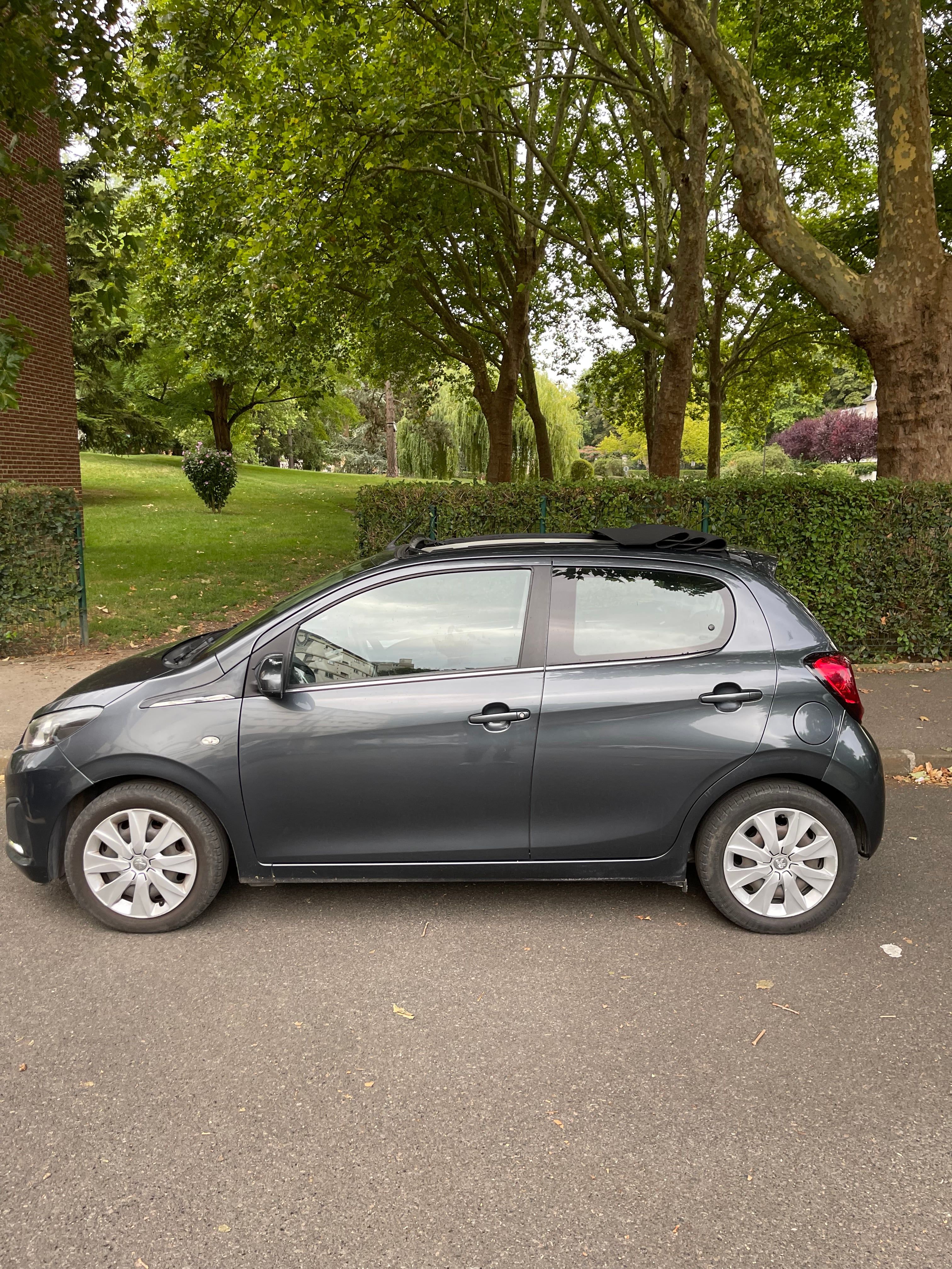 Peugeot 108 Cabriolet avec Entrée audio / iPod