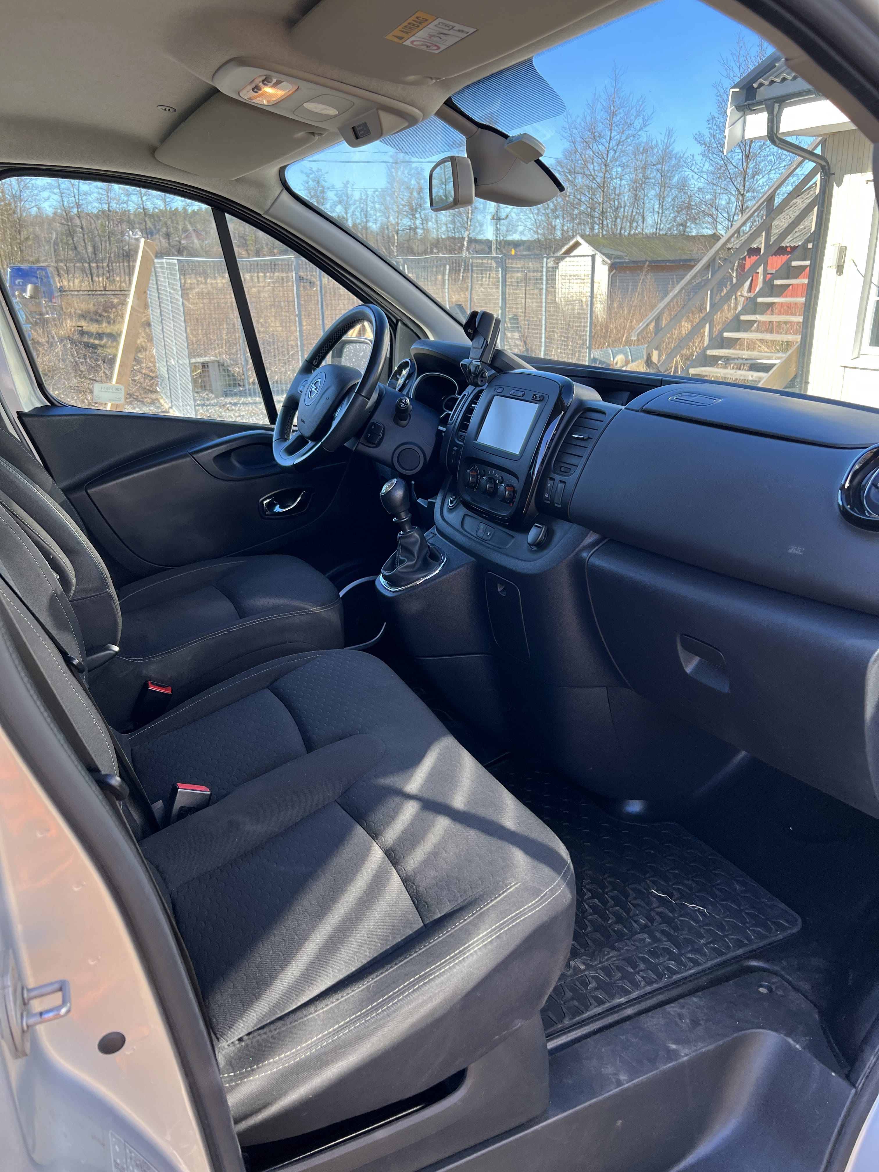 Opel Vivaro med Babysete
