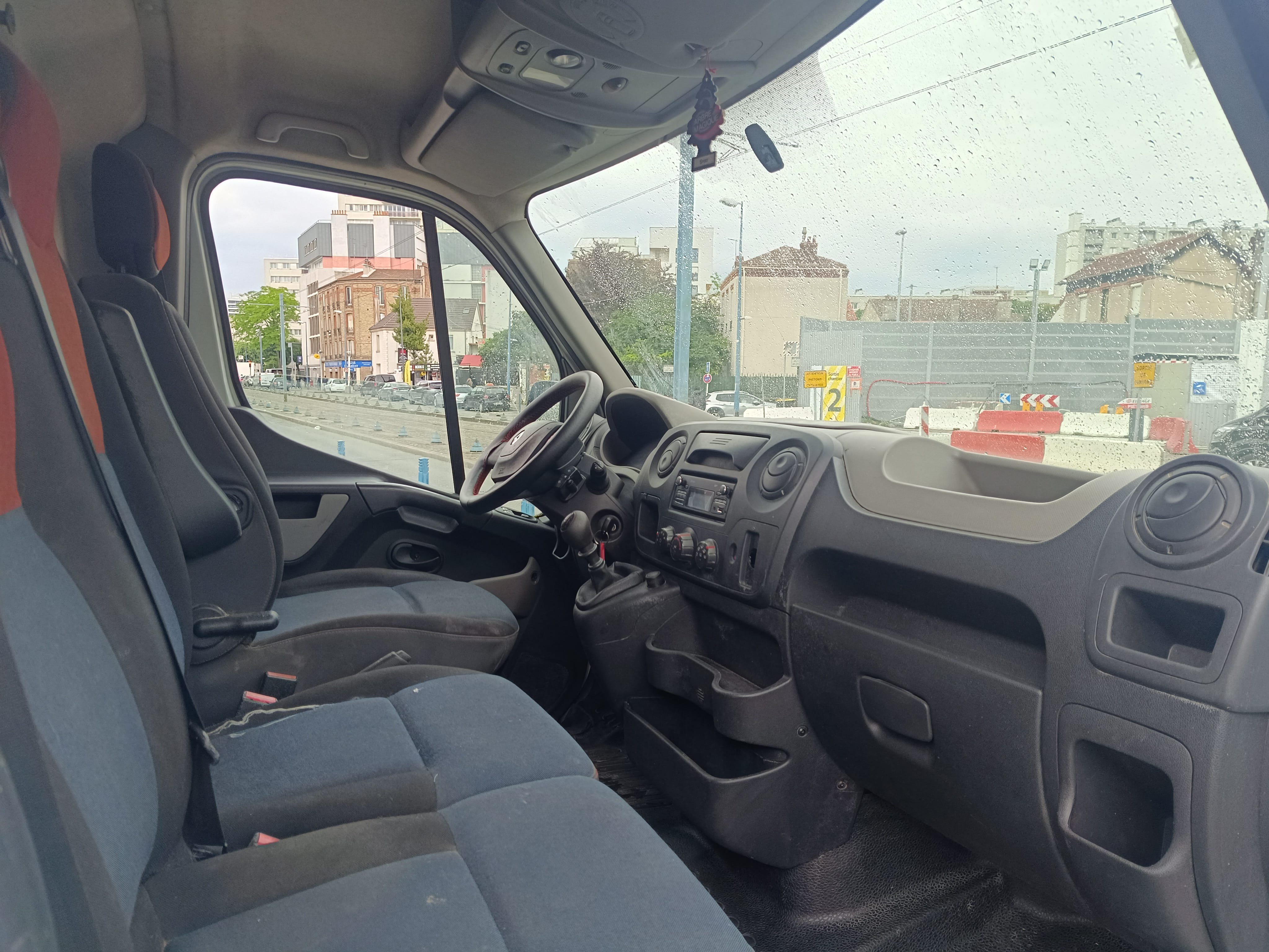 Renault Master avec Autoradio