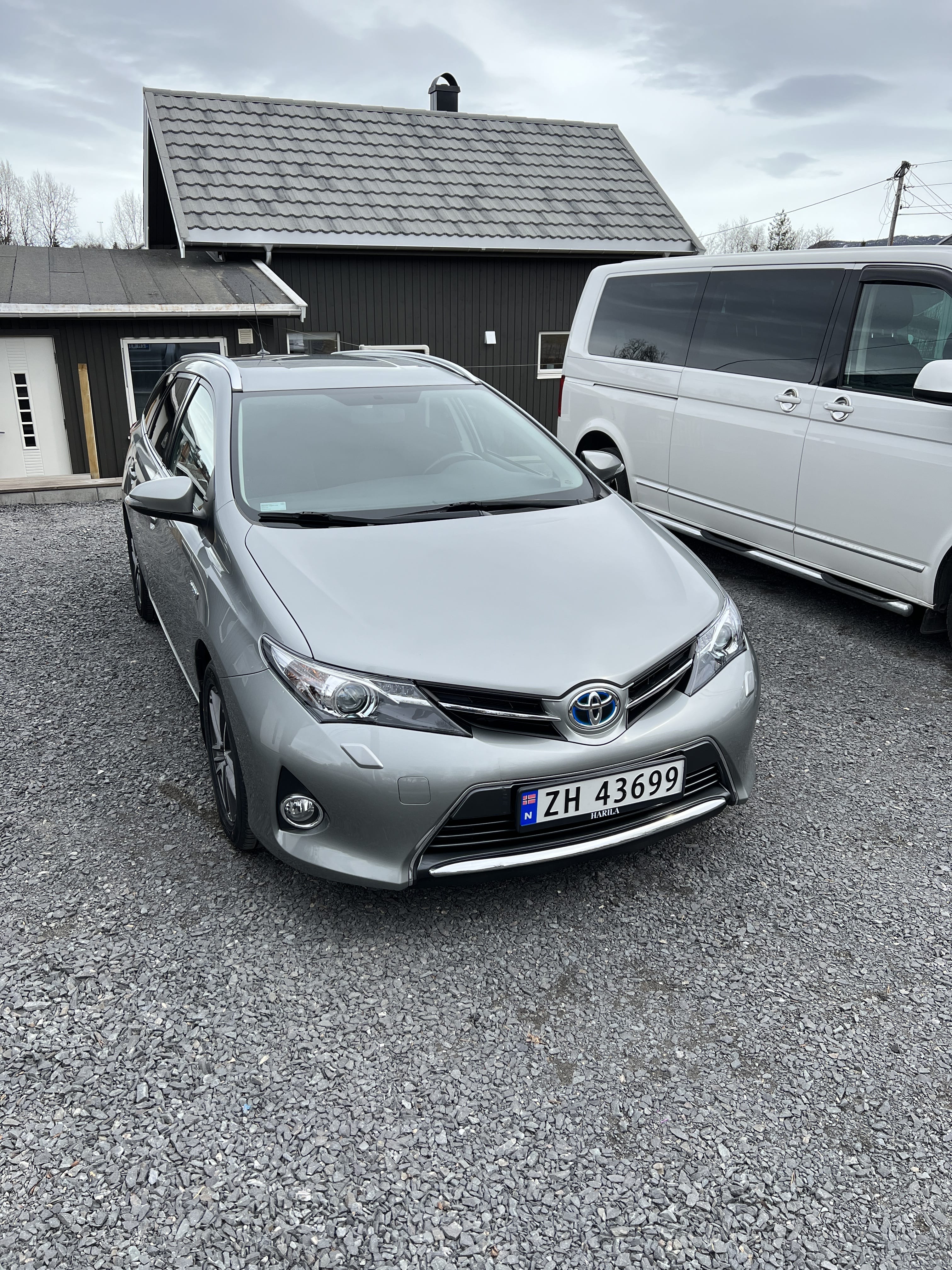 Toyota Auris Touring Sports, 2015, Blyfri 95 / Elektrisk (hybrid), automatisk