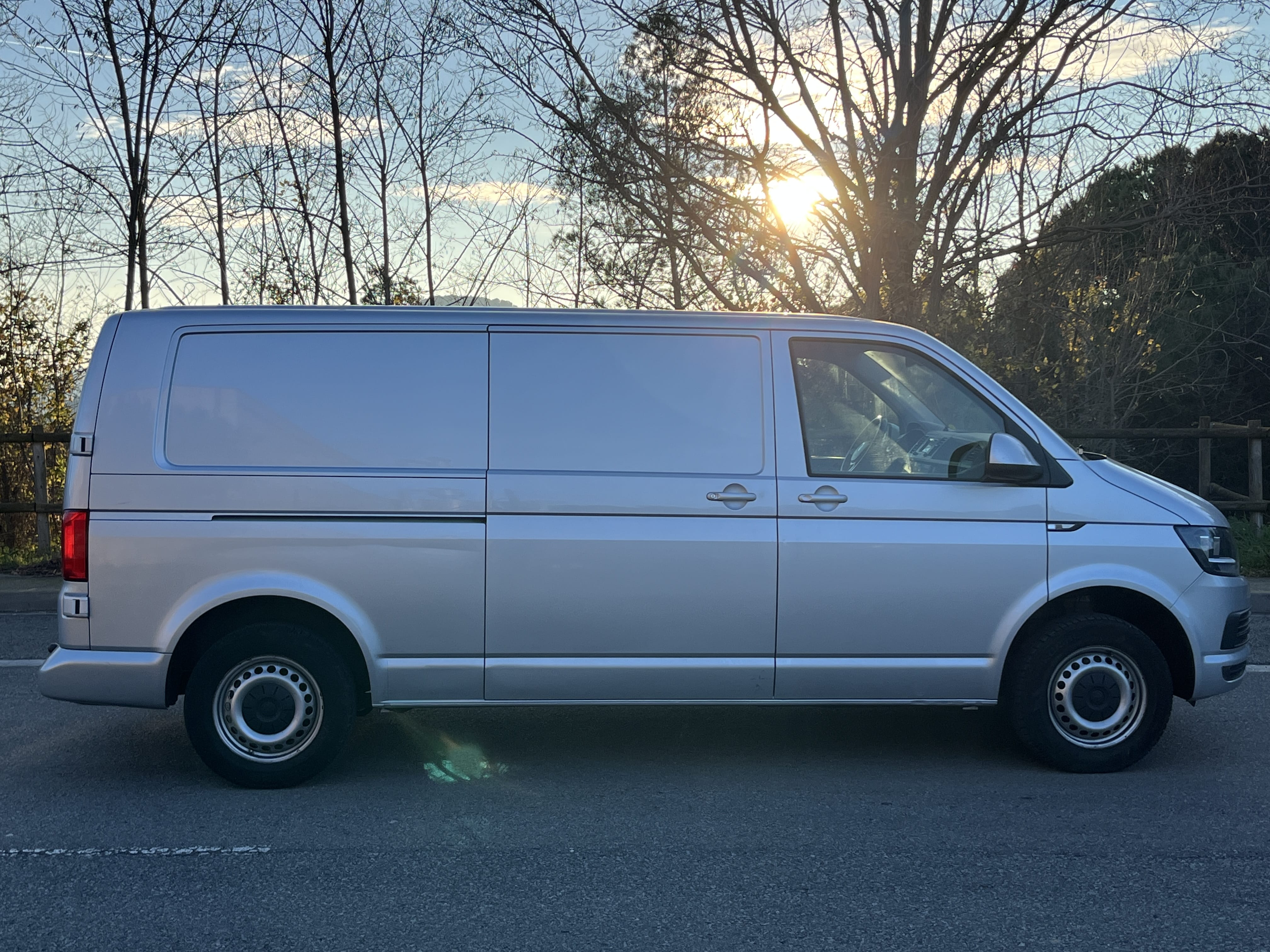 Volkswagen Transporter 2.0 TDI with Air conditioning
