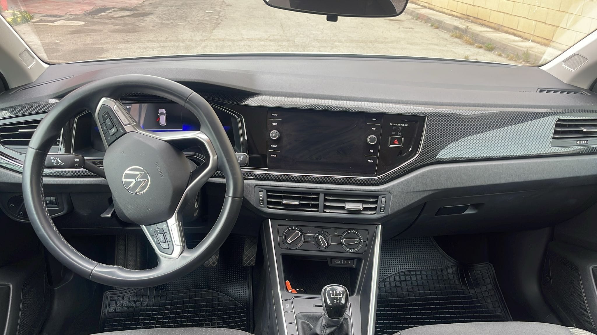 Volkswagen Polo mit Kindersitz