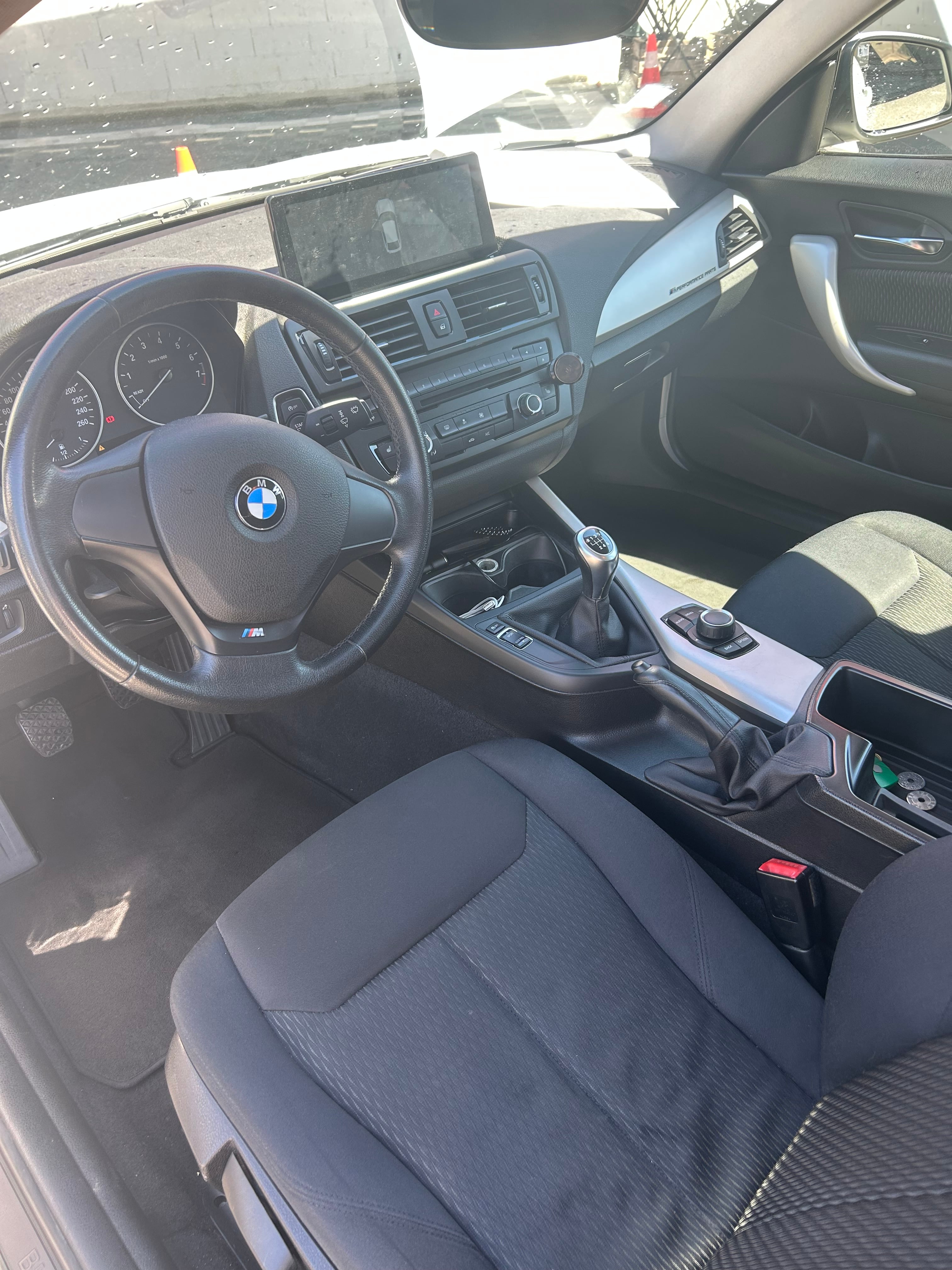 BMW Série 1 con GPS