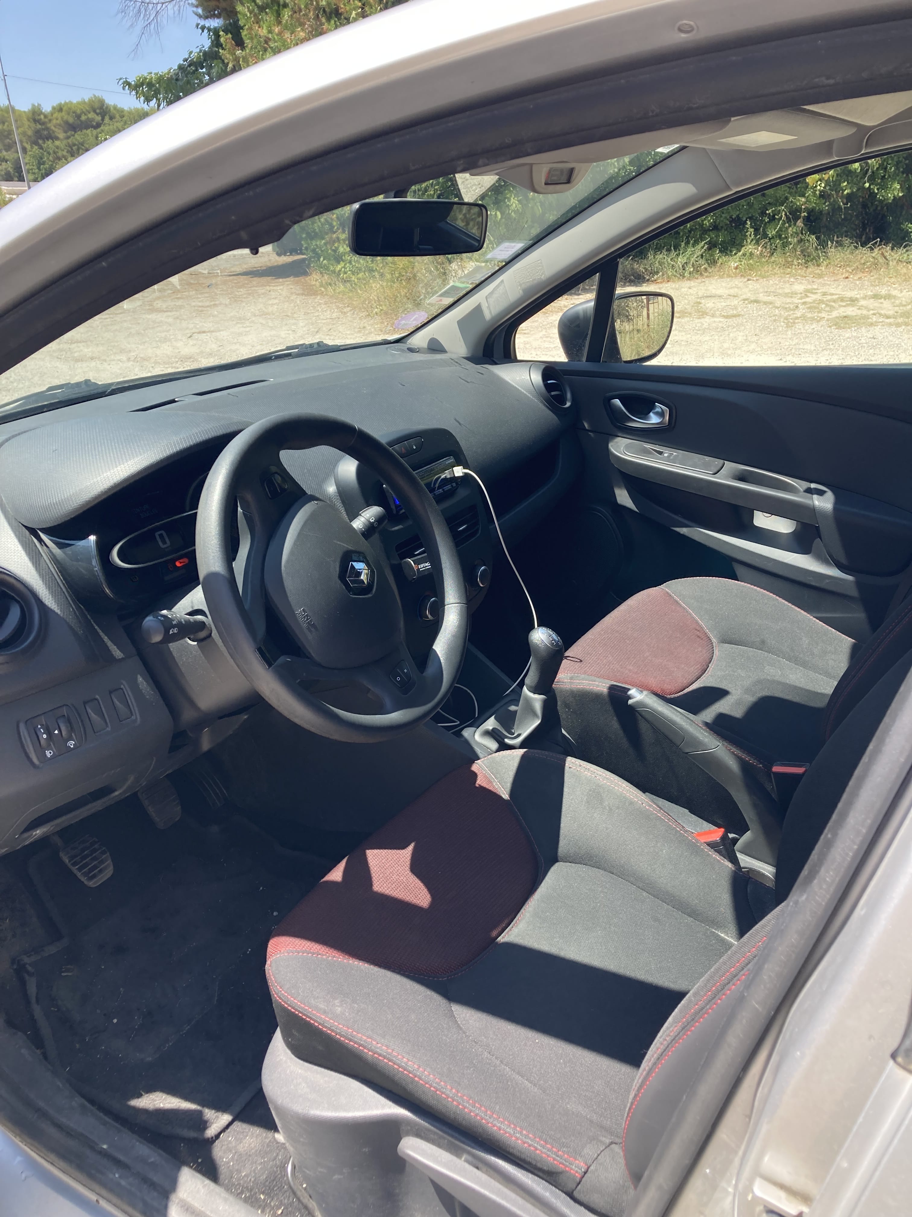 Renault Clio avec Siège bébé