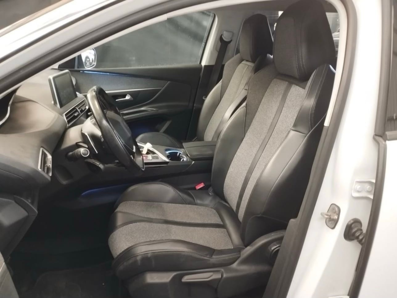 Peugeot 5008 II 1.6 THP 165CV Essence Boite Automatique met Airco