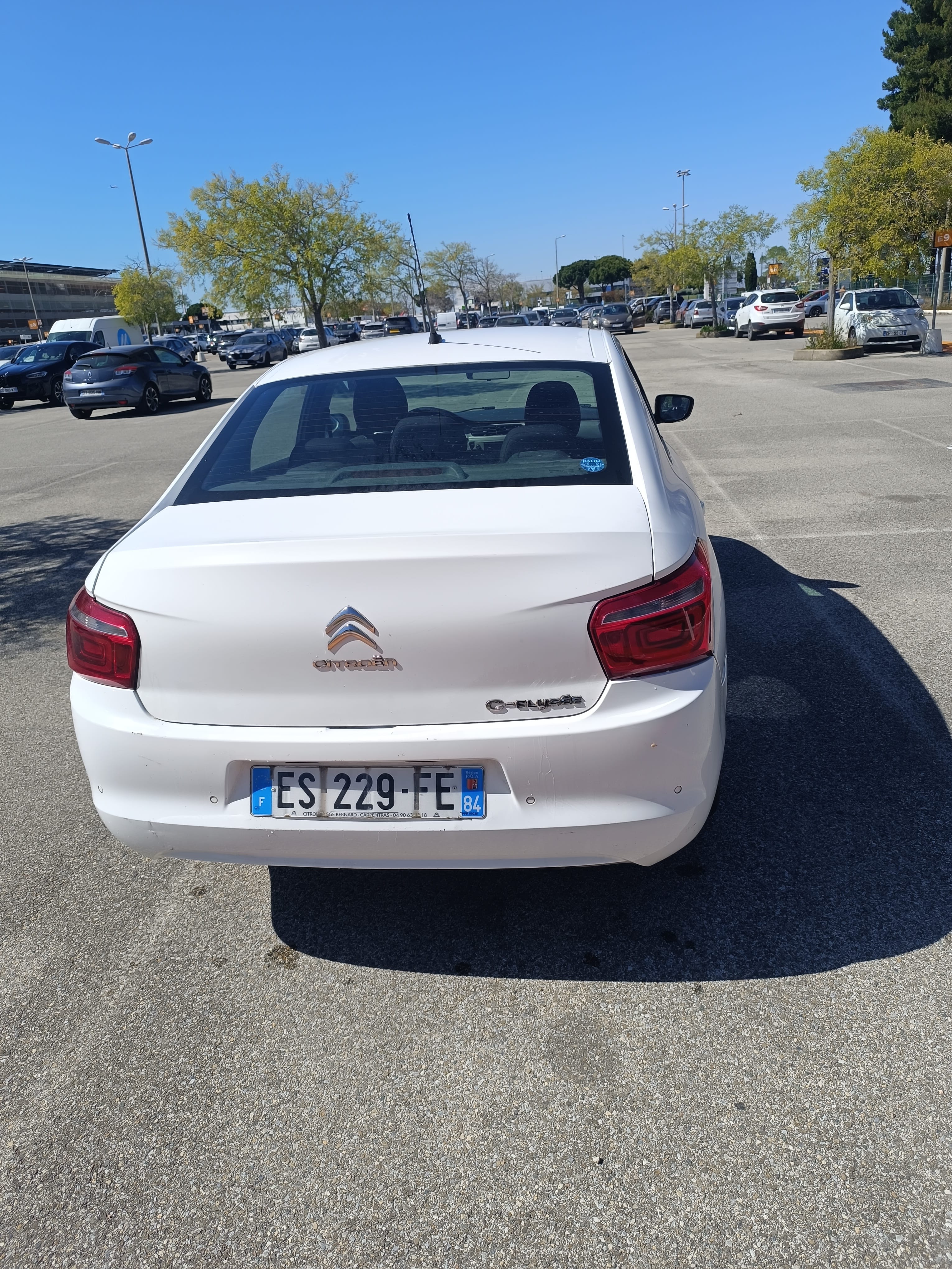 Citroen C-Elysée avec GPS
