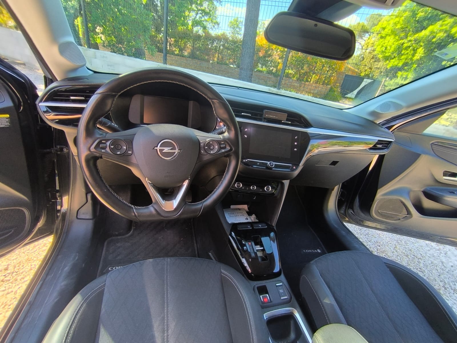 Opel Corsa-E avec GPS