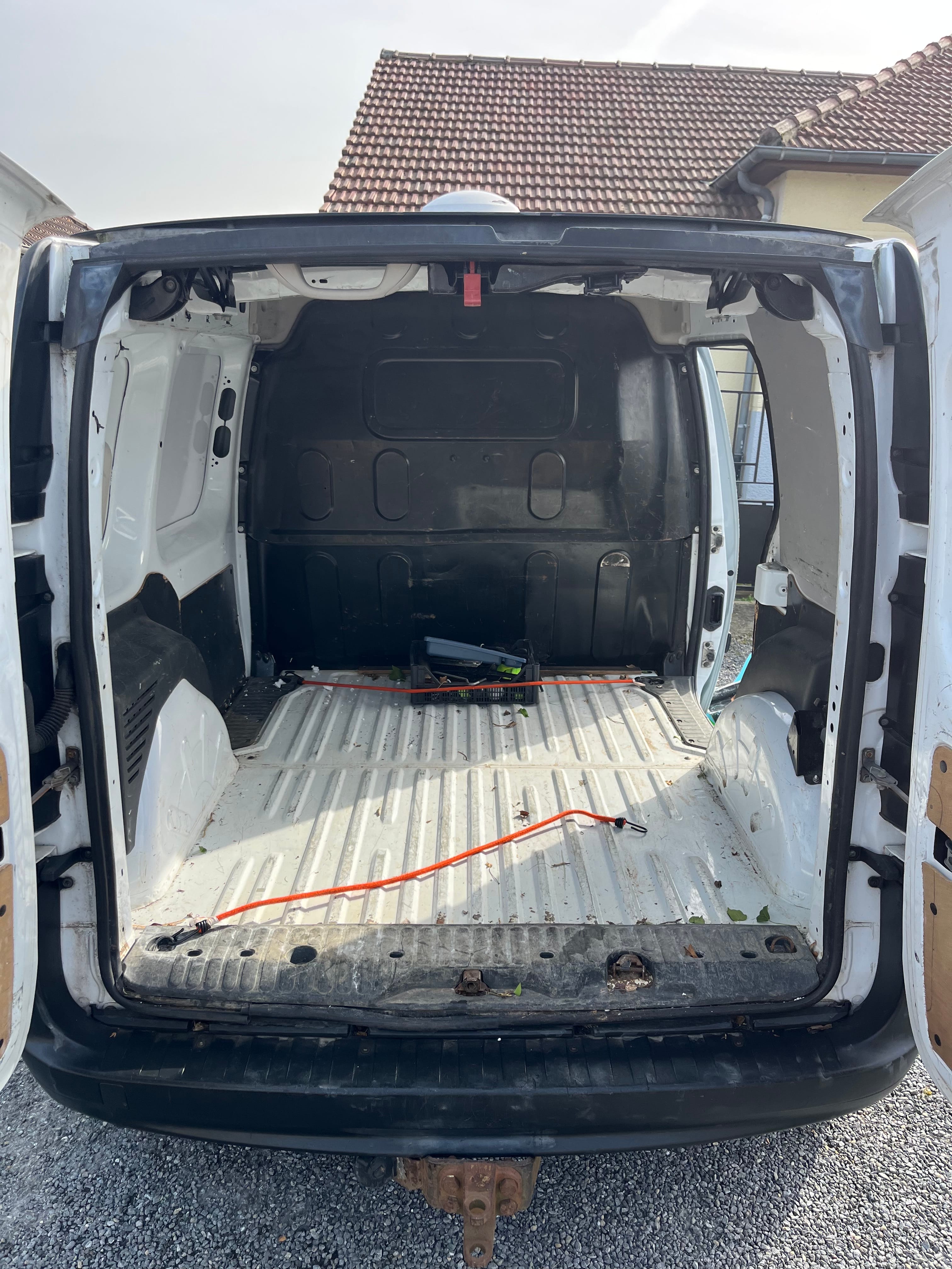 Renault Kangoo Express avec Attelage