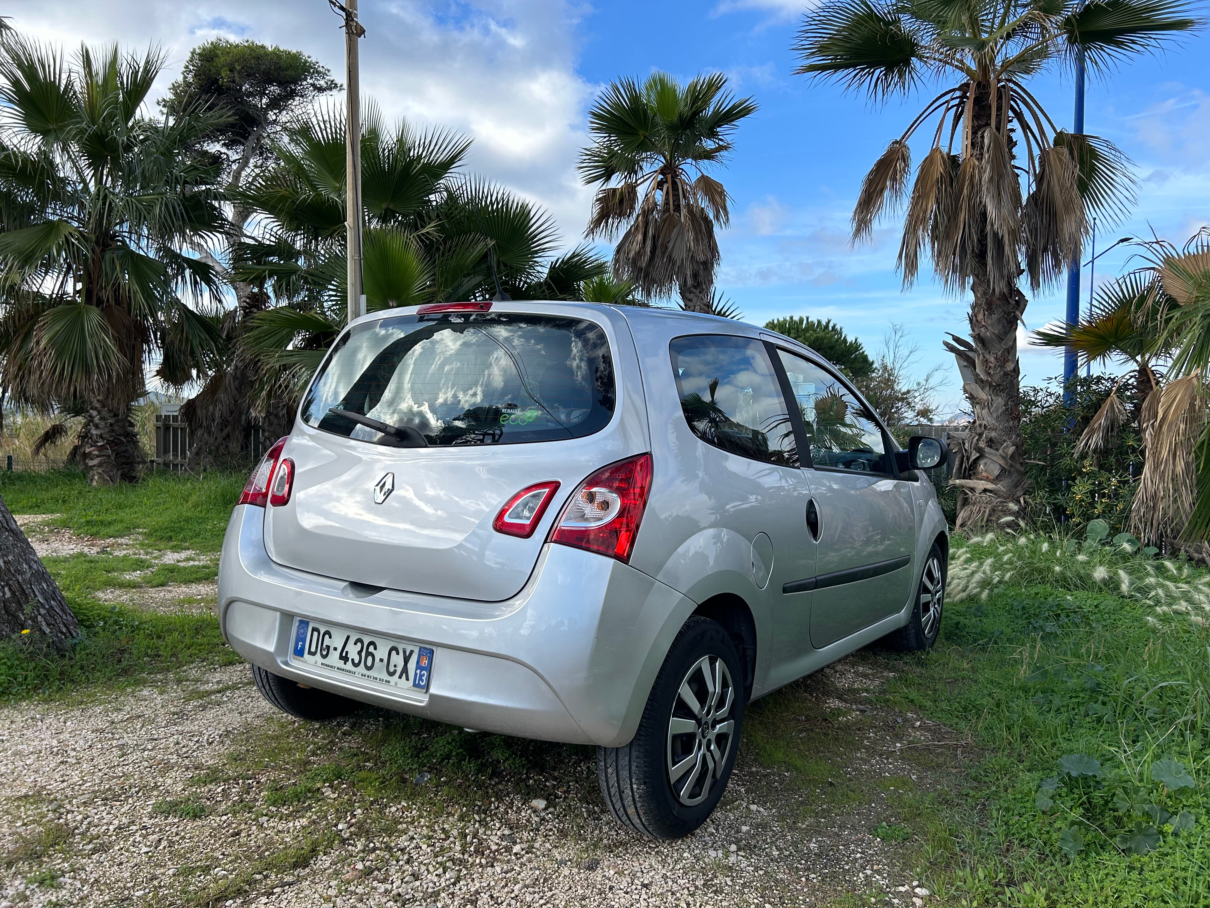 Renault Twingo II 1,2 16V essence avec Audio Bluetooth