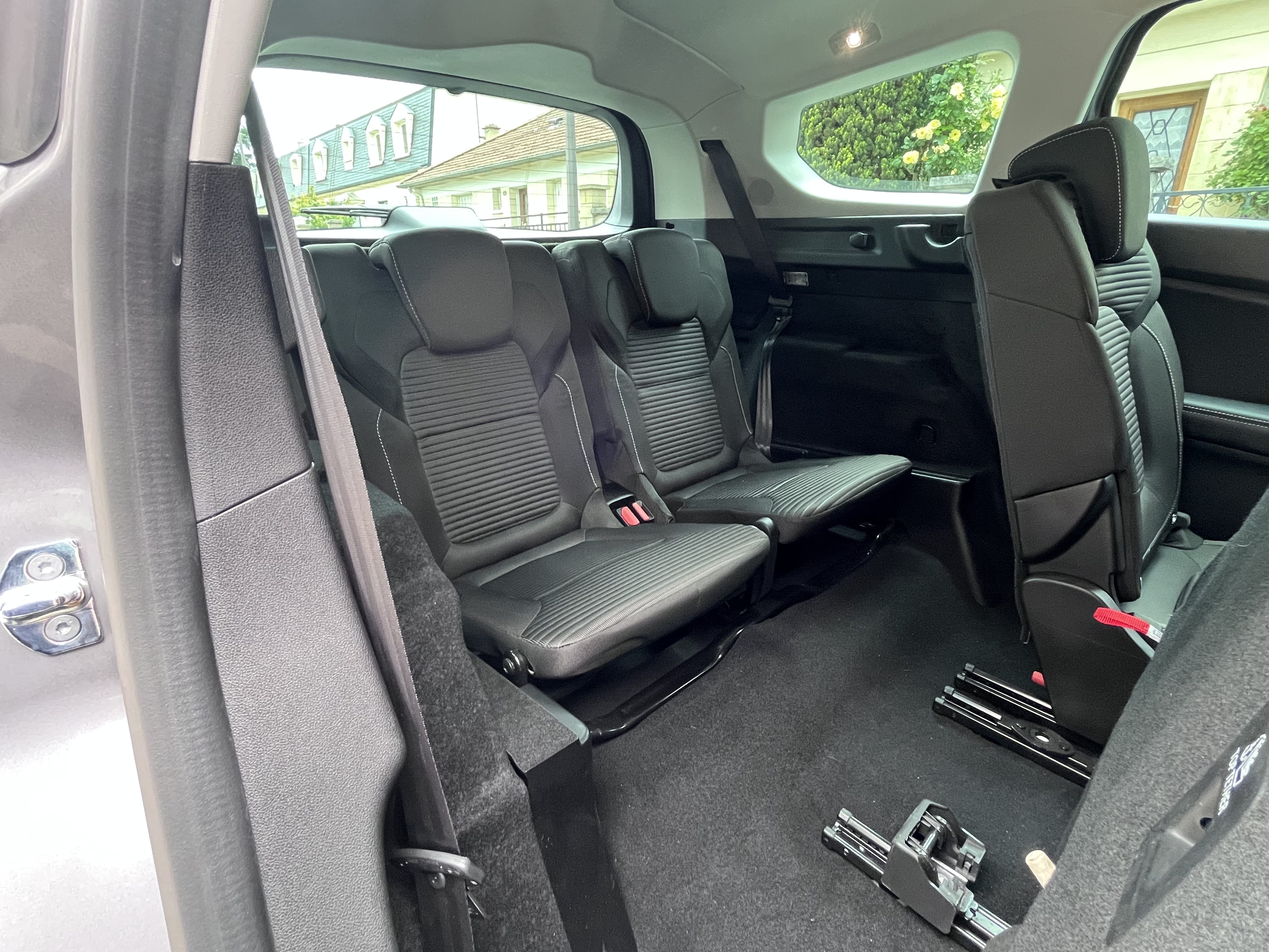 Renault Grand Scenic avec Siège bébé