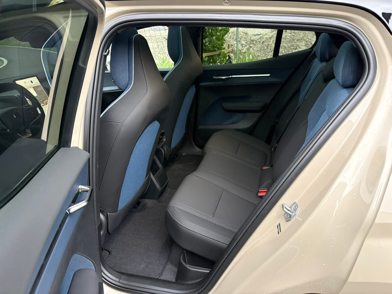 Volvo EX30 Twin Performance med Apple CarPlay