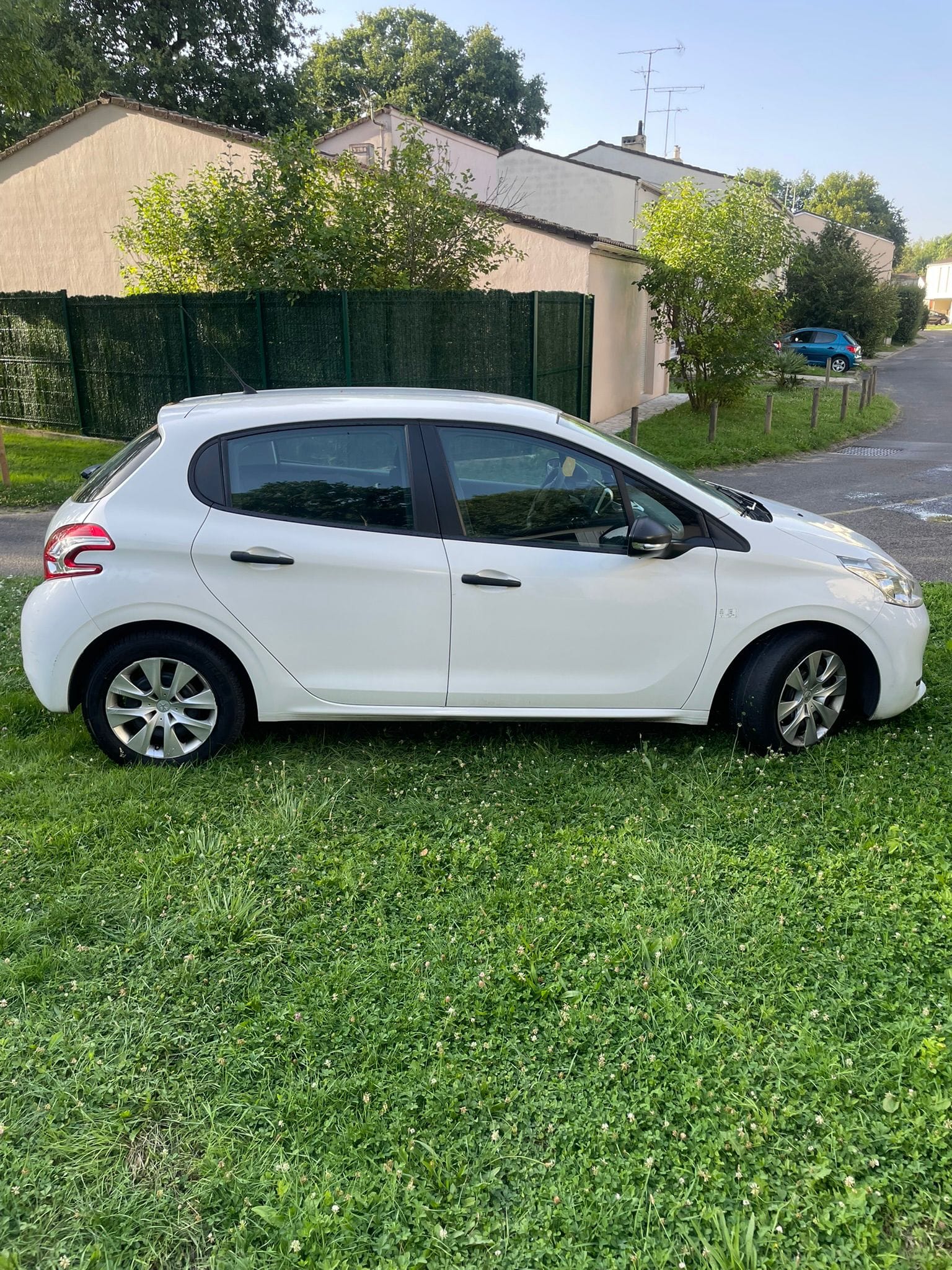 Peugeot 208 Société avec Audio Bluetooth
