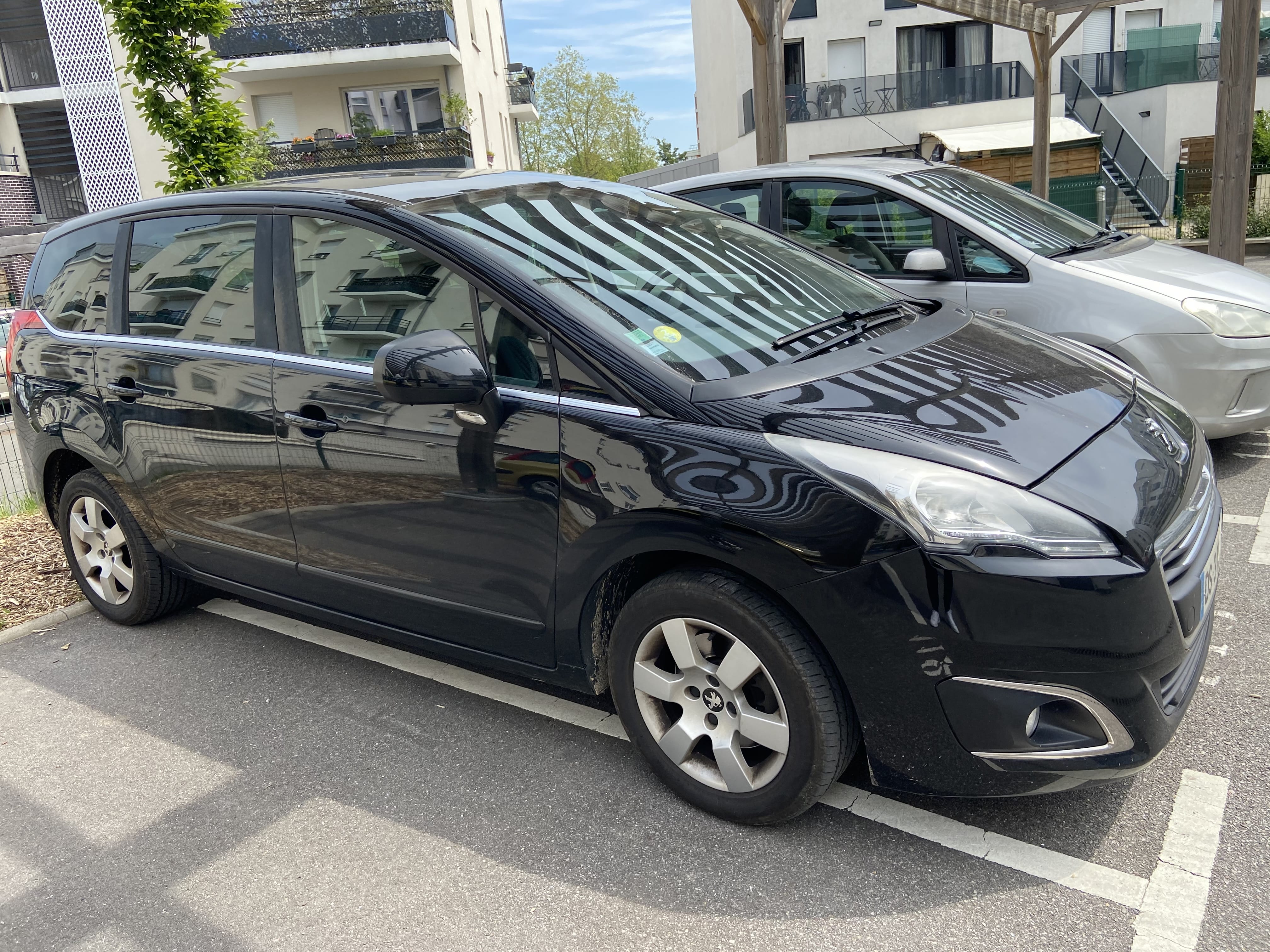 Peugeot 5008, 2016, Diesel, automatique, 7 places