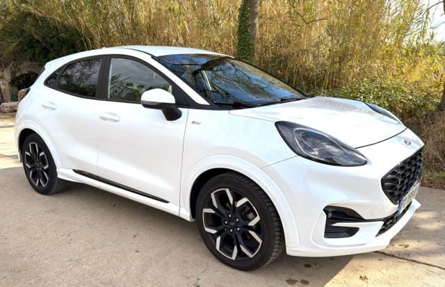 Ford Puma, 2020, Essence 95 / Électrique (hybride)