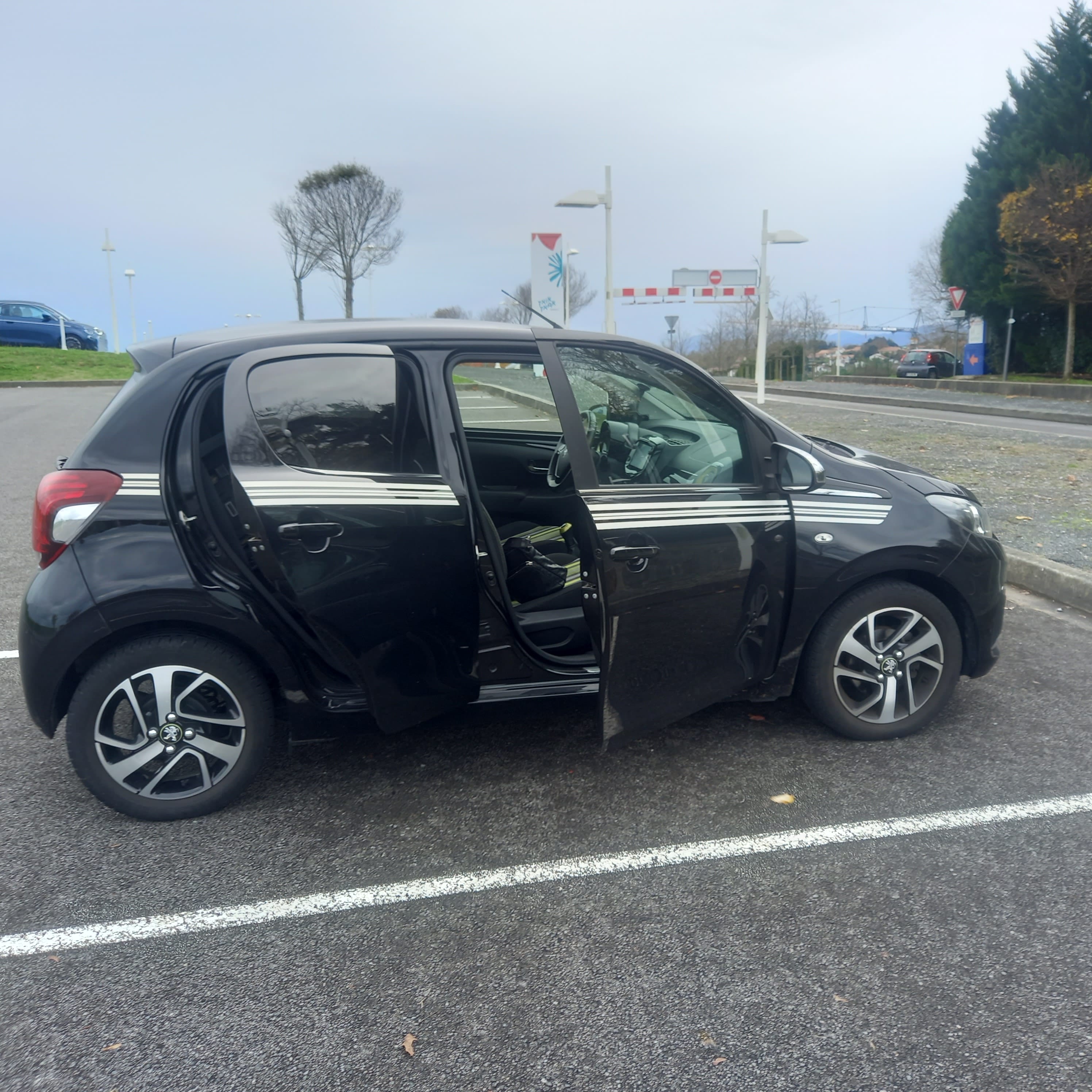 Peugeot 108 COLLECTION NOIRE