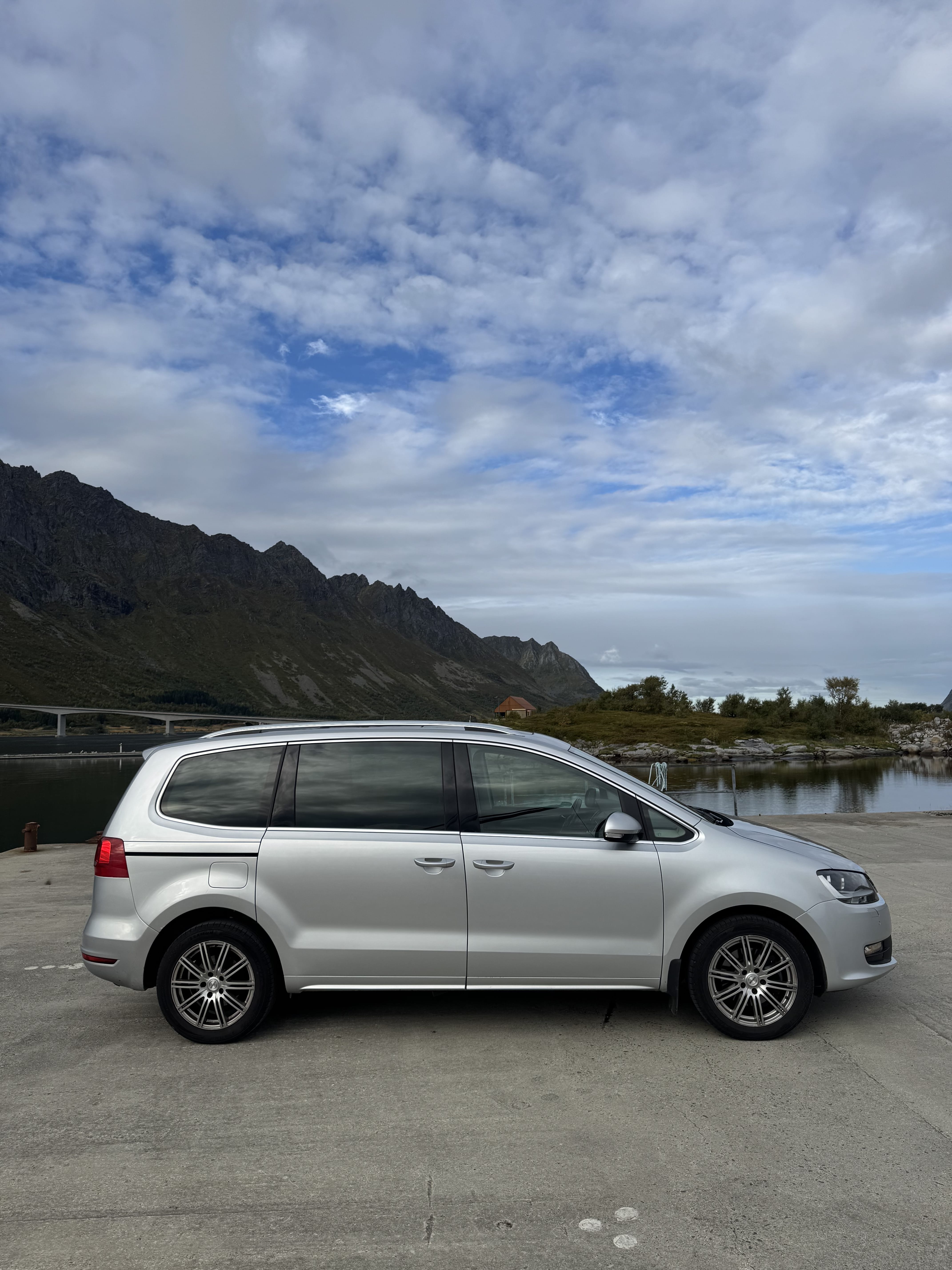 Volkswagen Sharan with Air conditioning