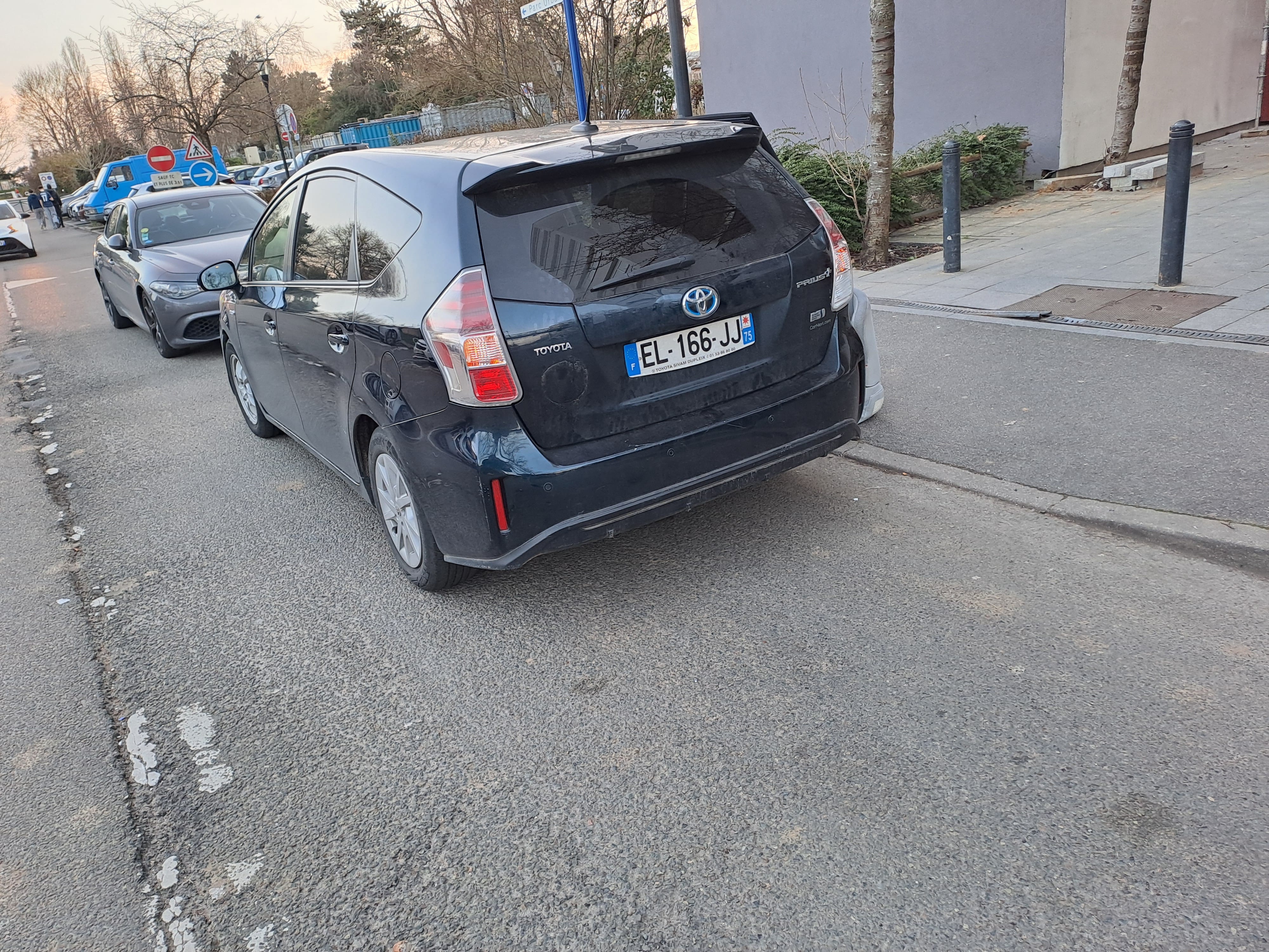 Toyota Prius + avec Régulateur de vitesse