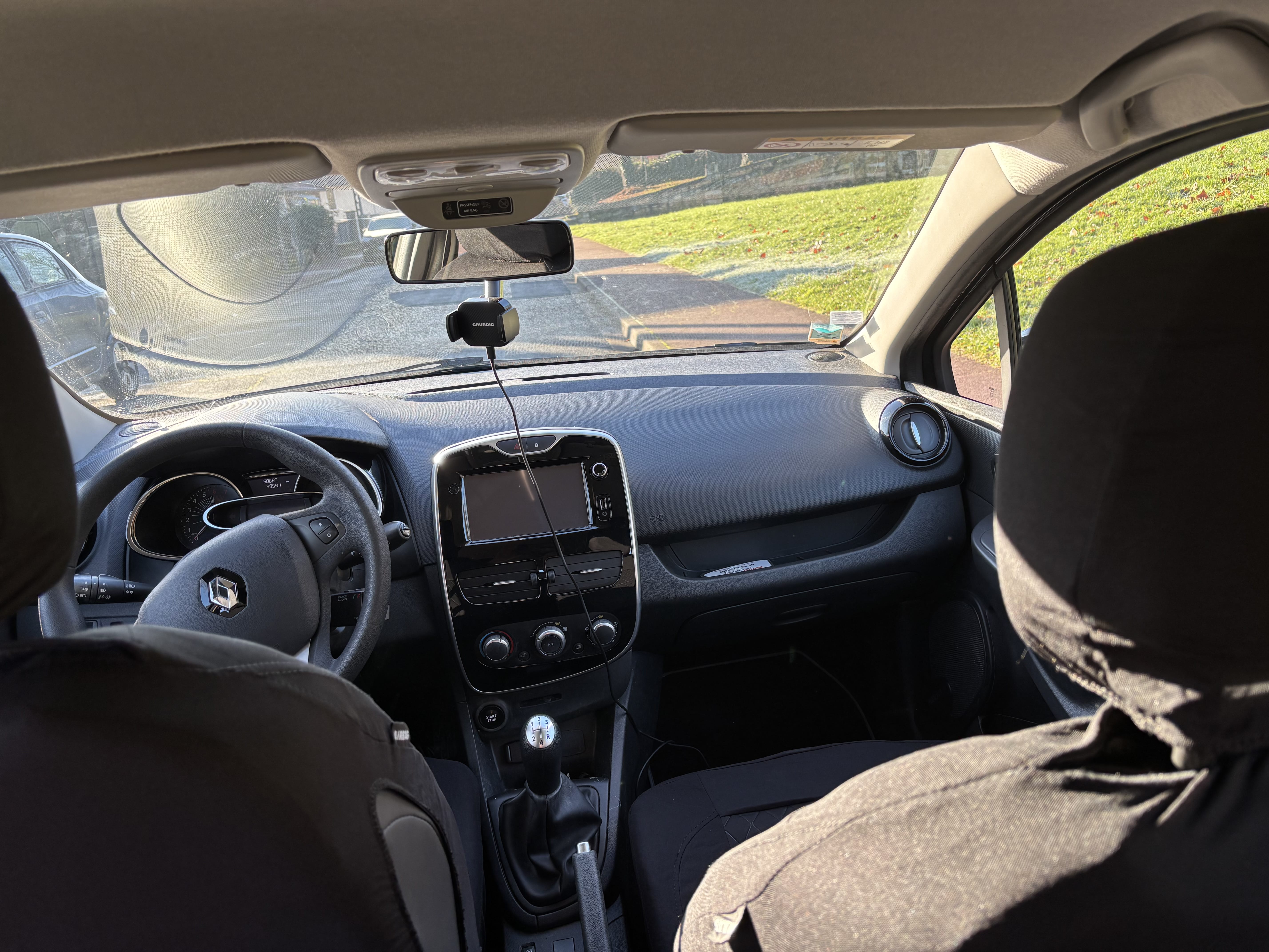 Renault Clio avec Siège bébé