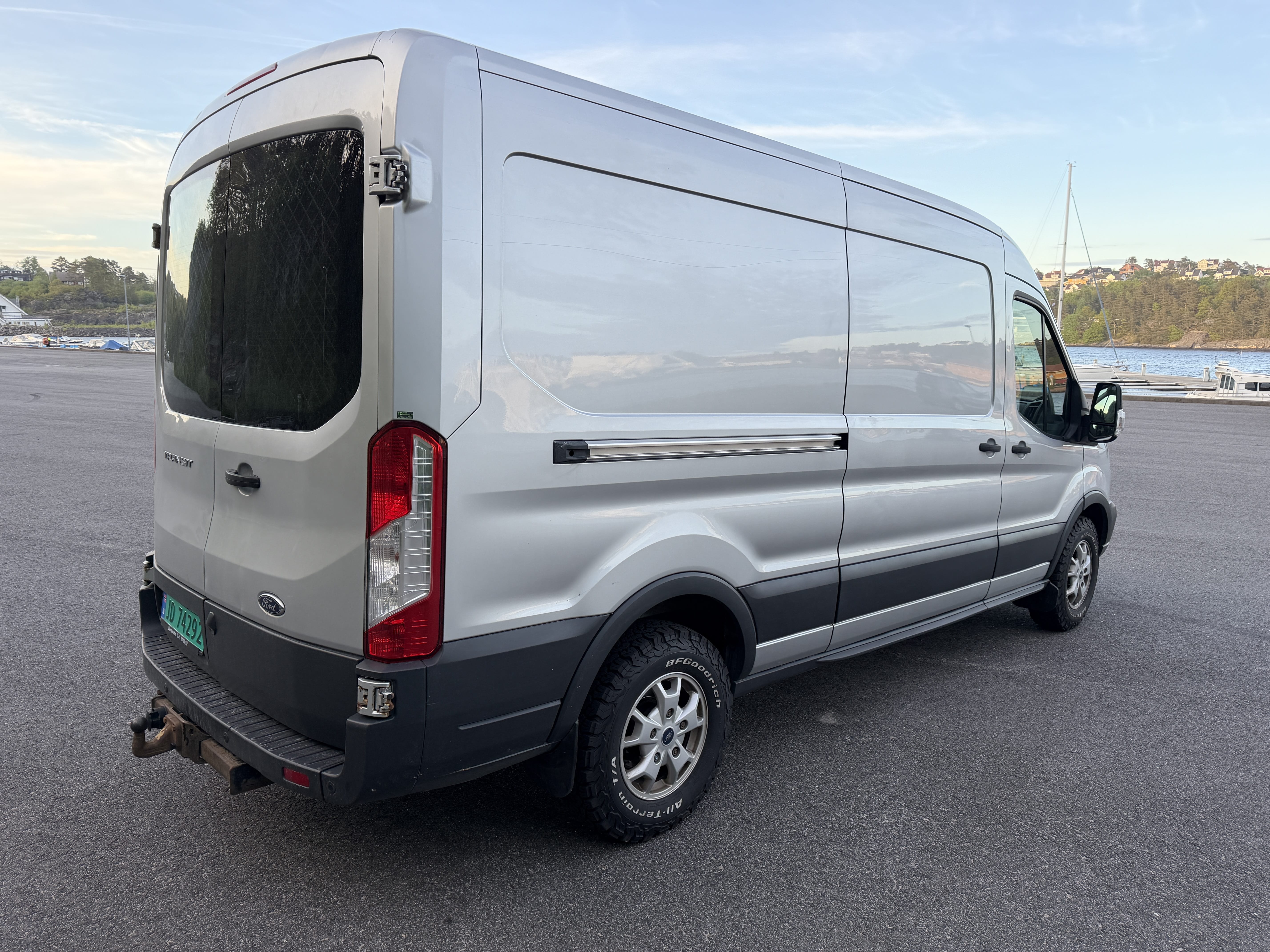 Ford Transit AWD 2.6m høyde 2800KG hengervekt med Aircondition
