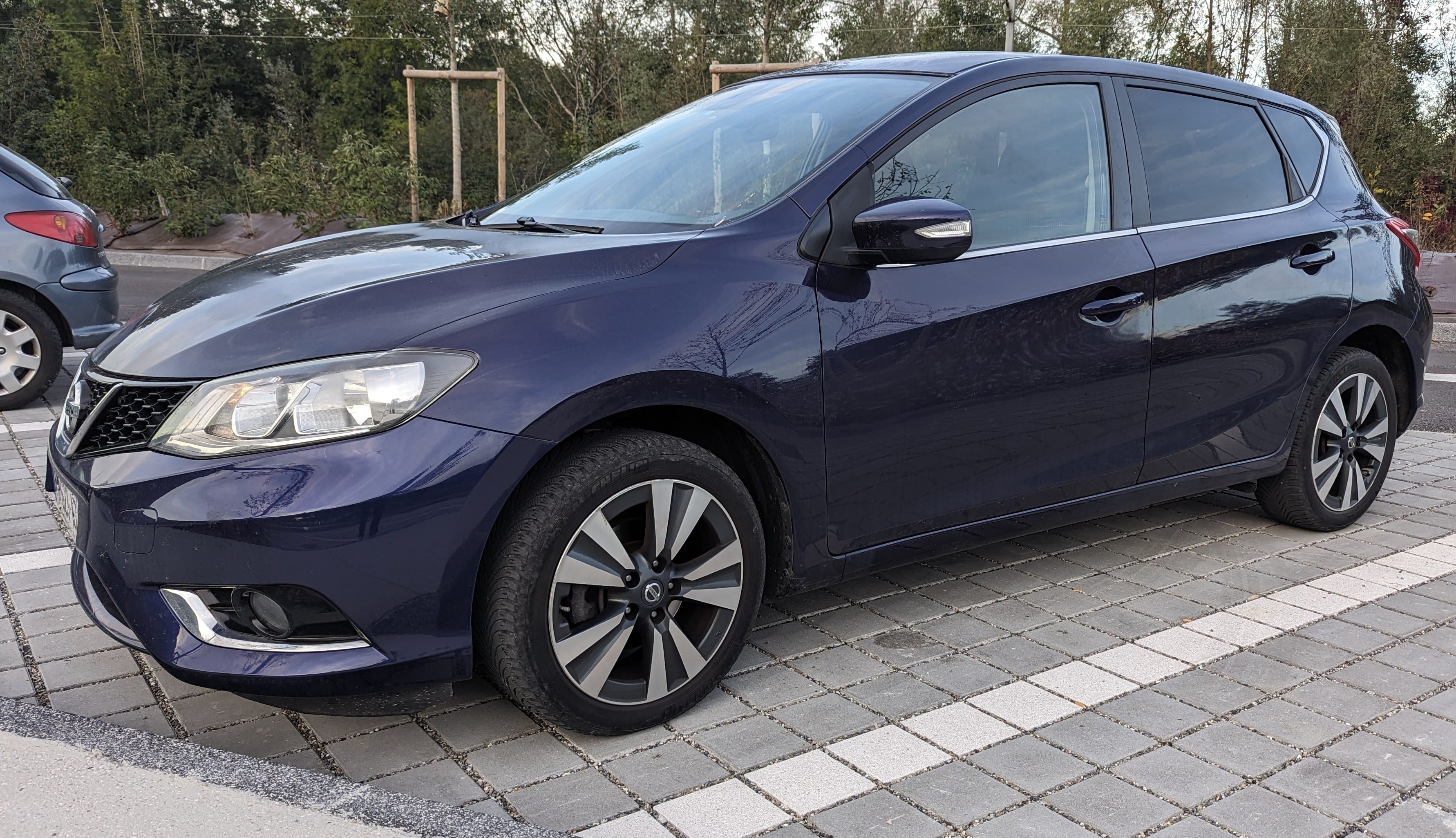 Nissan Pulsar Economique, confortable et bien entretenue, idéale pour week-ends, déménagements ou autres, 2015, Essence 98