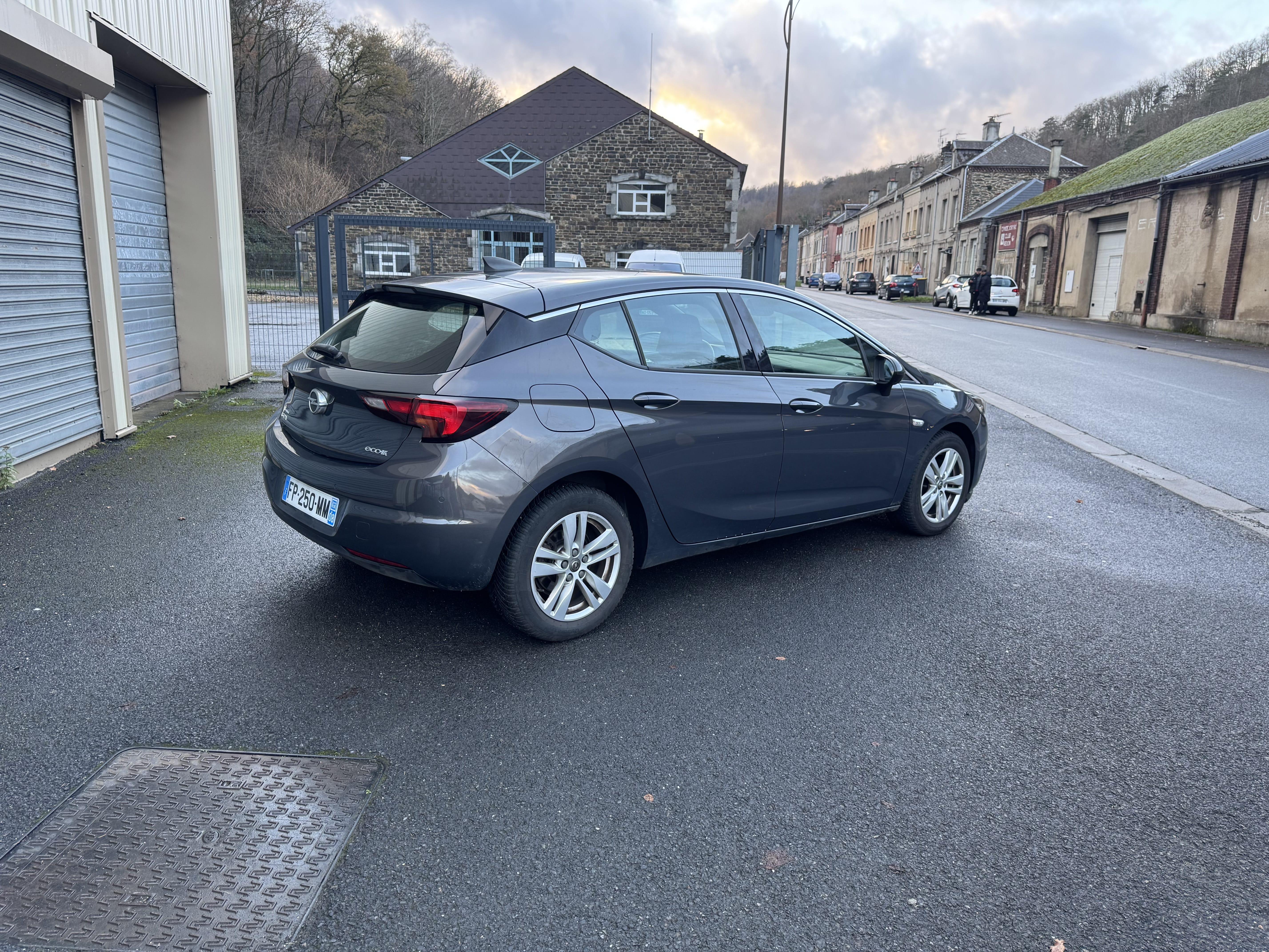 Opel Astra avec GPS
