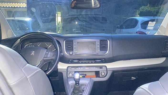 Peugeot Traveller avec GPS