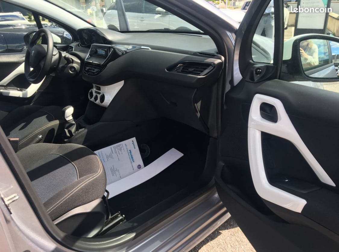 Peugeot 208 avec Régulateur de vitesse