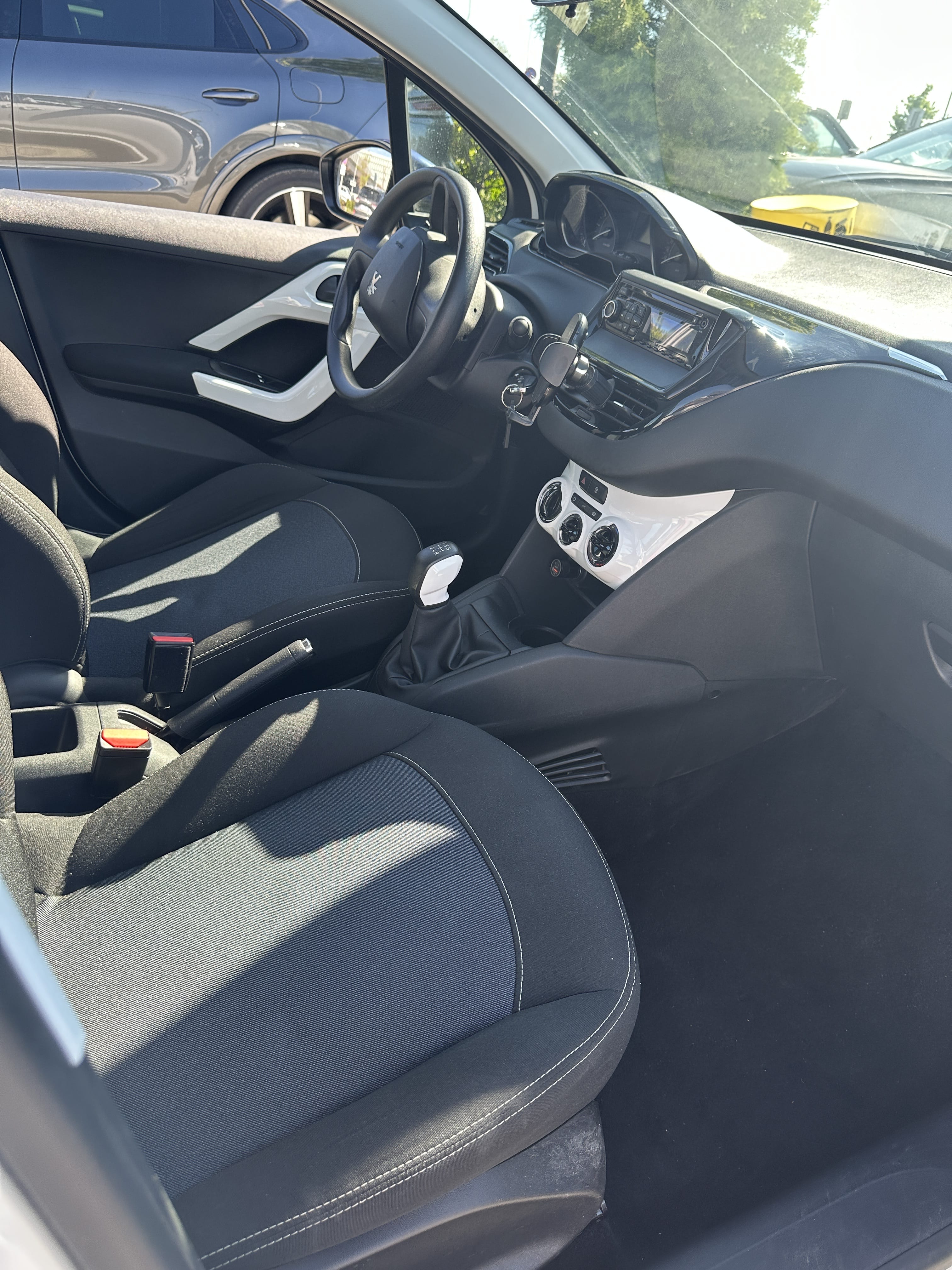 Peugeot 208 avec Climatisation