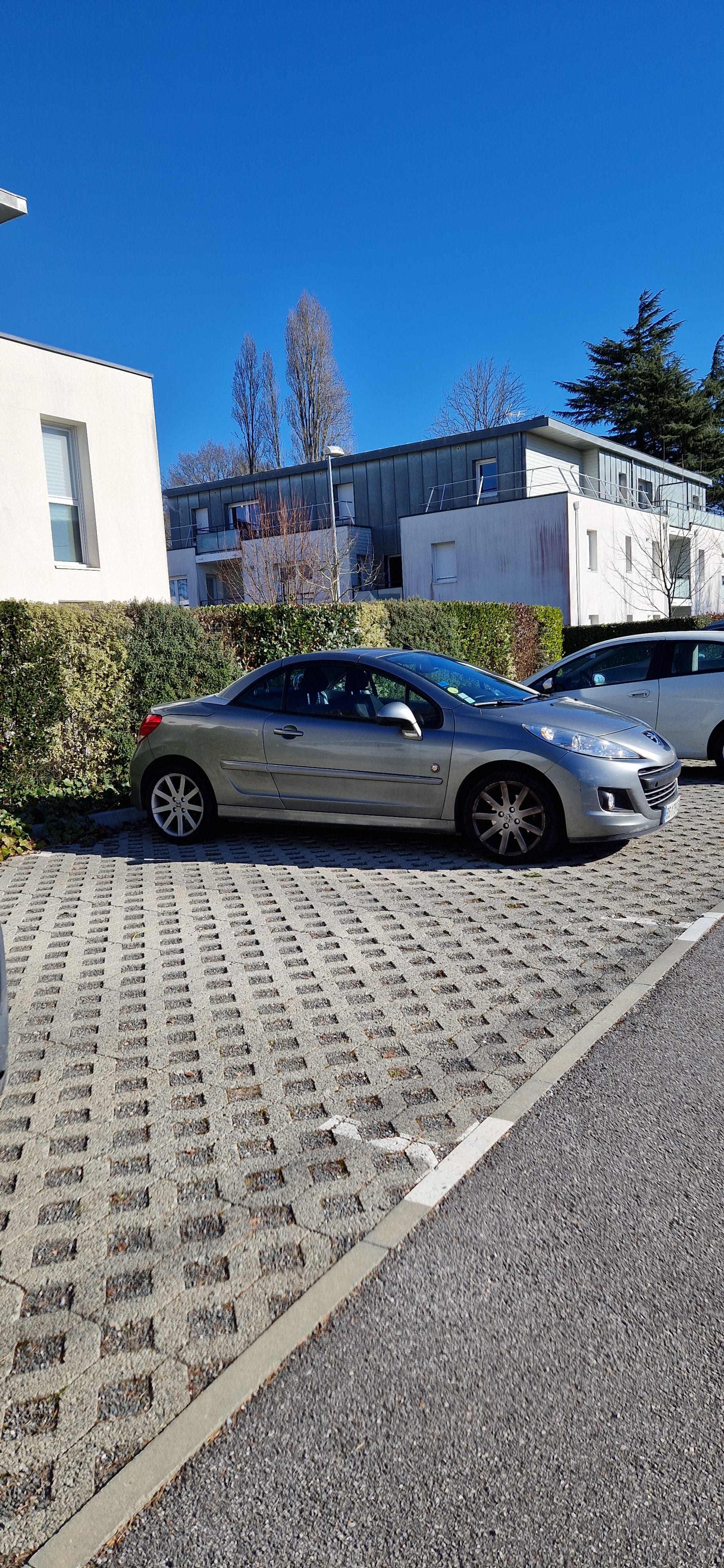 Peugeot 207 CC avec Climatisation