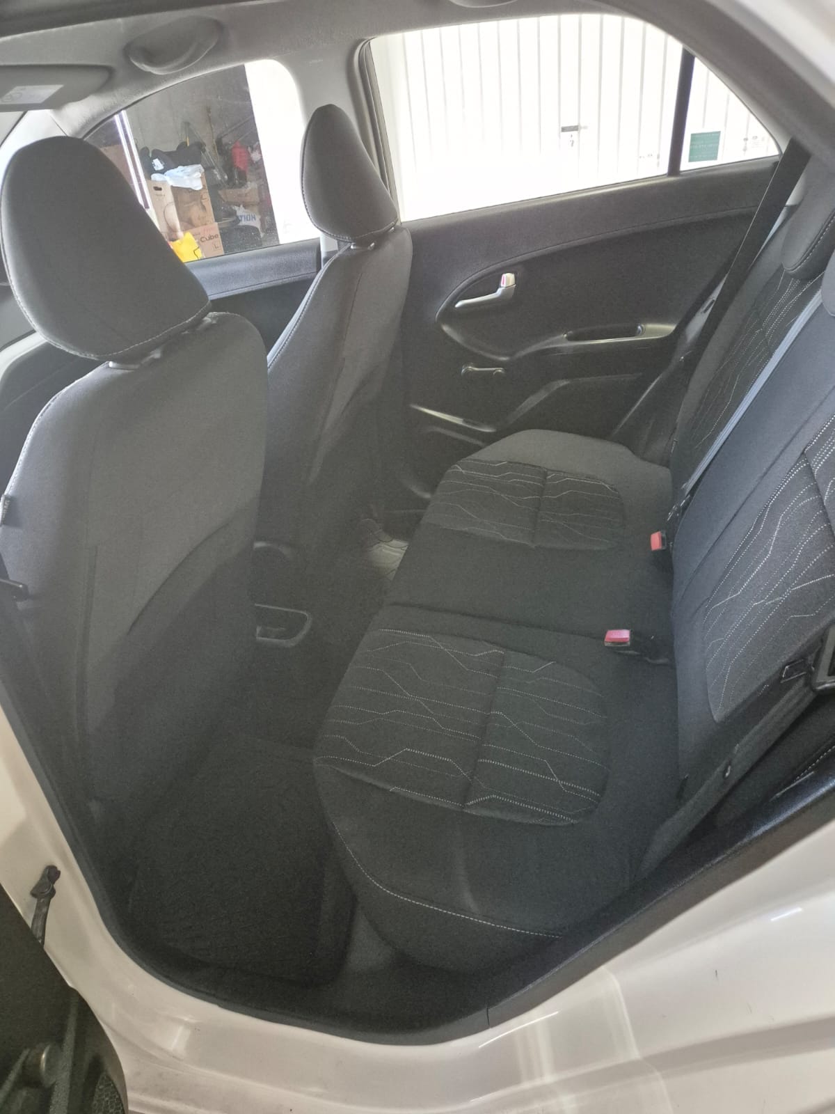 Kia Picanto avec Siège bébé