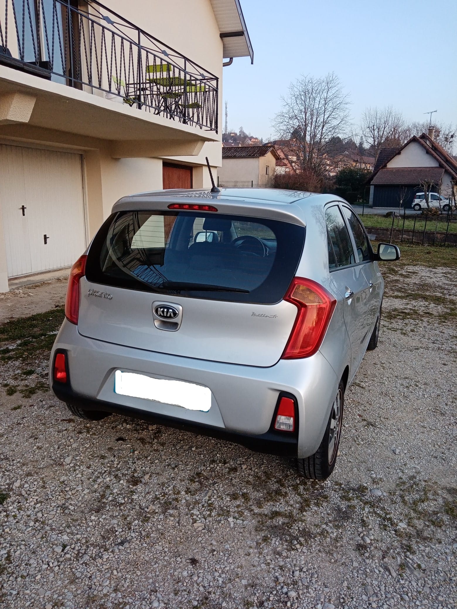 Kia Picanto avec Siège bébé