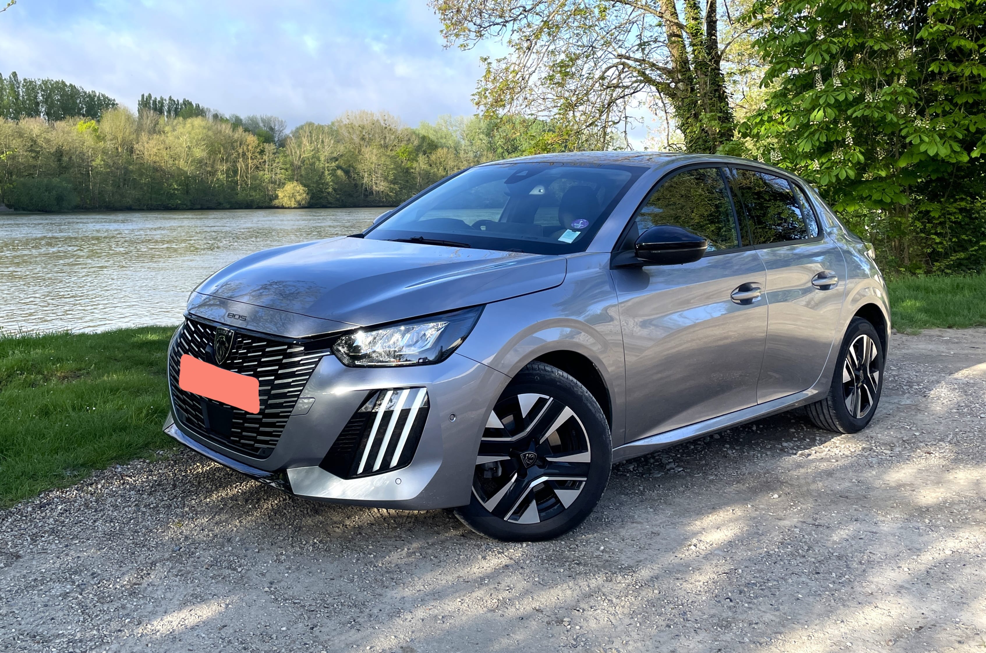 Peugeot 208 HYBRIDE GT LINE (GR161) (Clim, Connectivité Smartphone, charge induction, ...), 2023, Essence 98, automatic