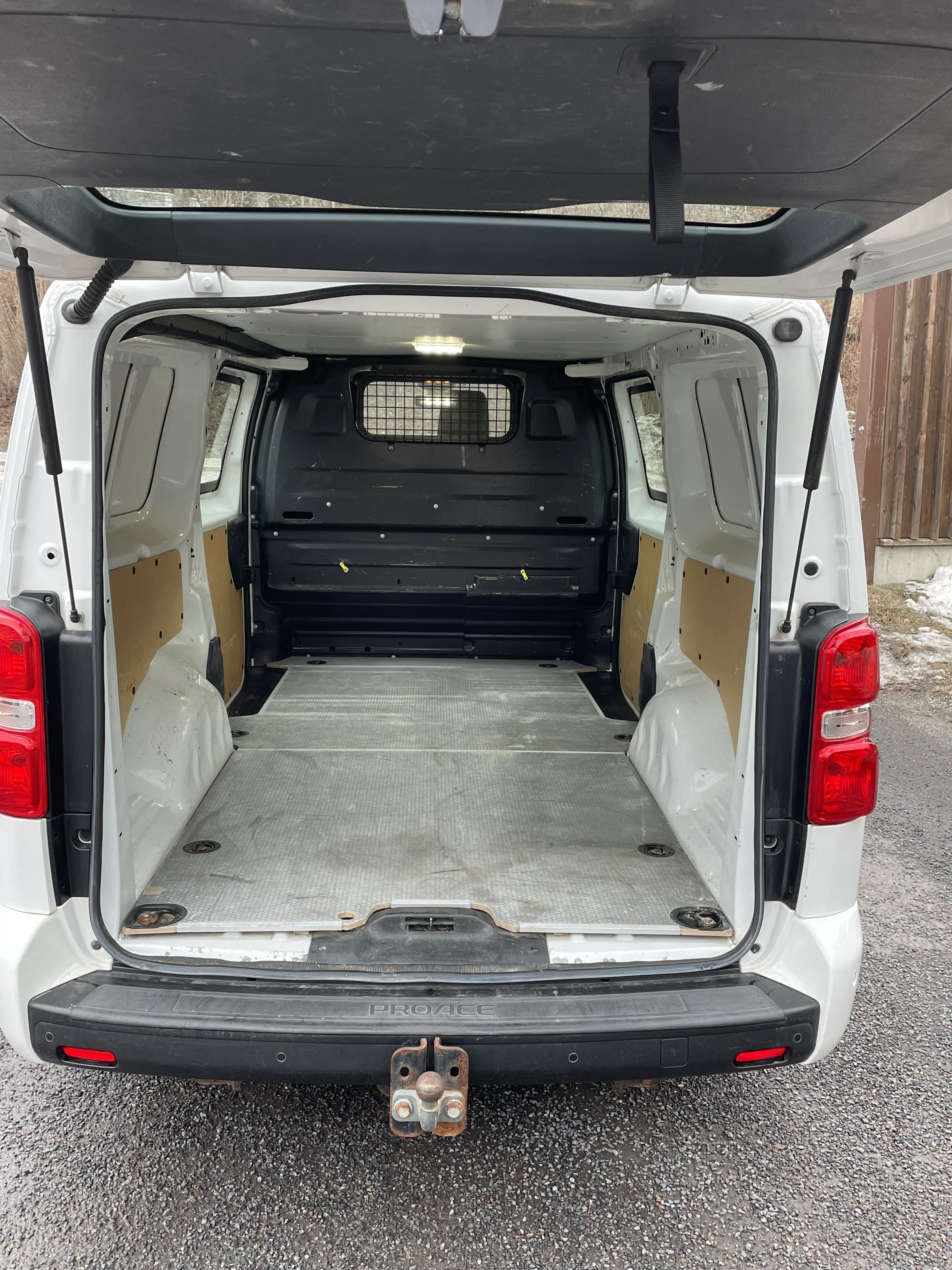 Toyota Proace Varebil 2.0 HDI (122 hp) med Tilhengerfeste