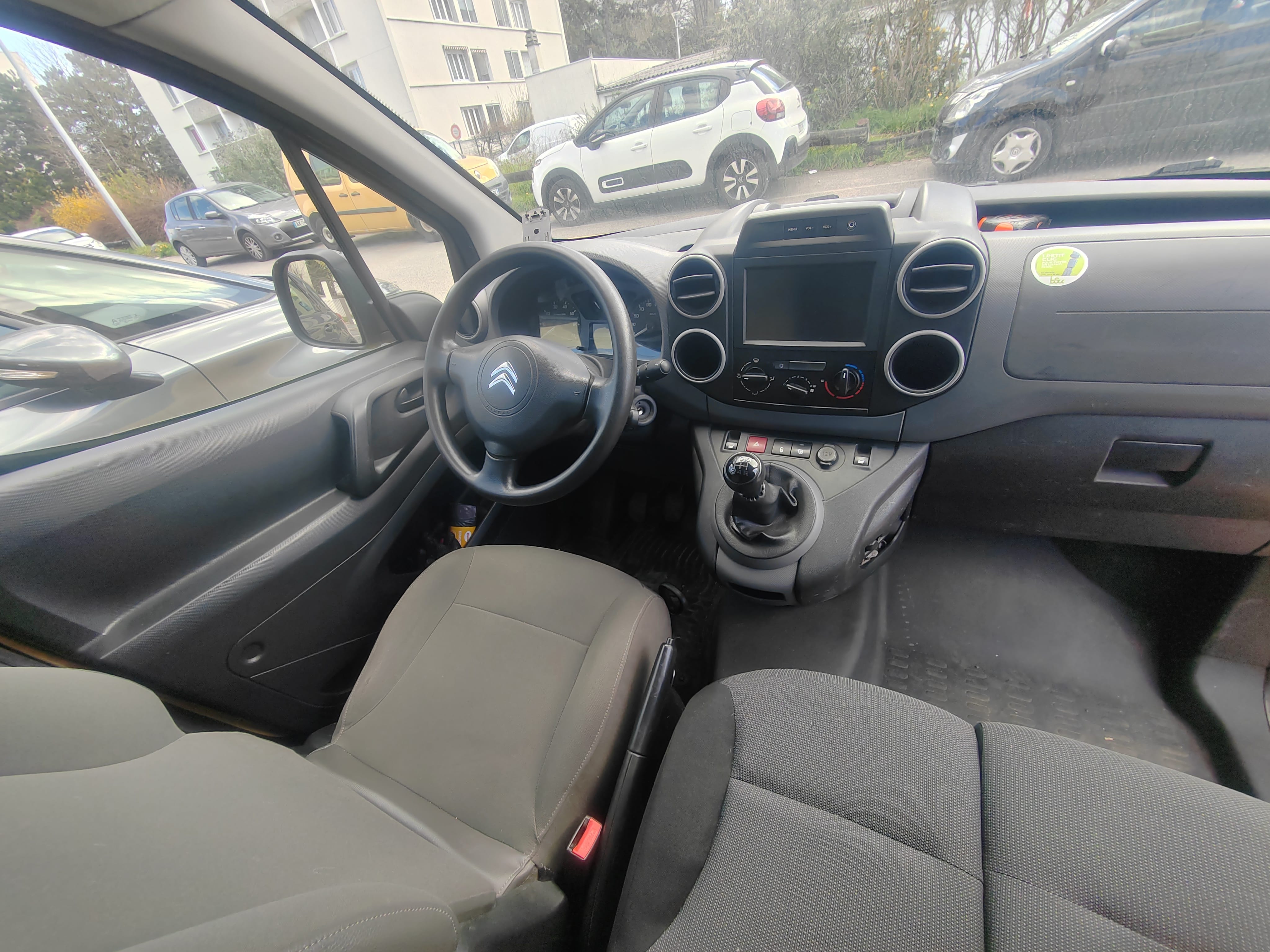 Citroen Berlingo - 1.6 BlueHDi 75CV avec Apple CarPlay