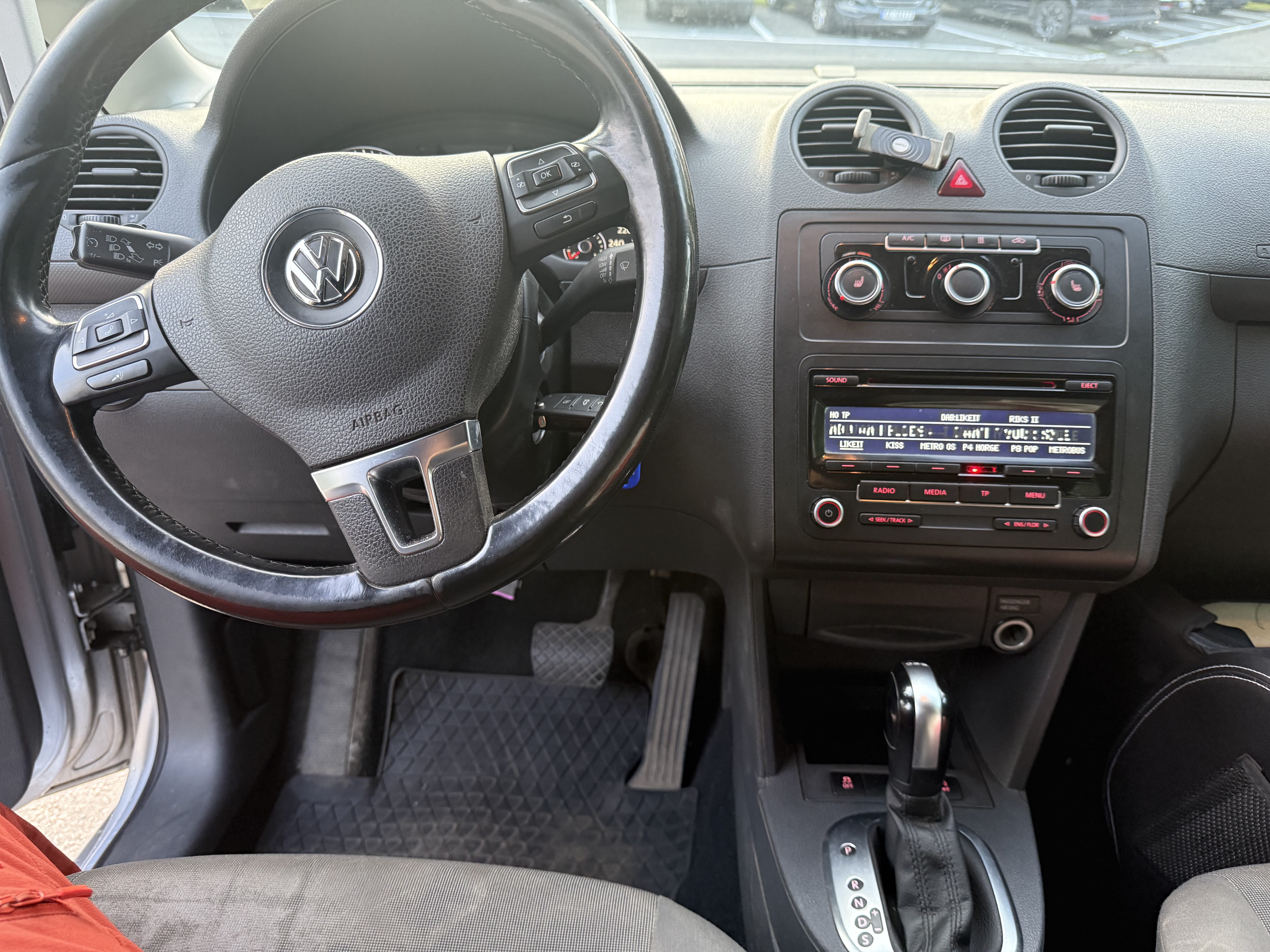 Volkswagen Caddy Maxi 1.6 TDI Automat gir med Bluetooth audio
