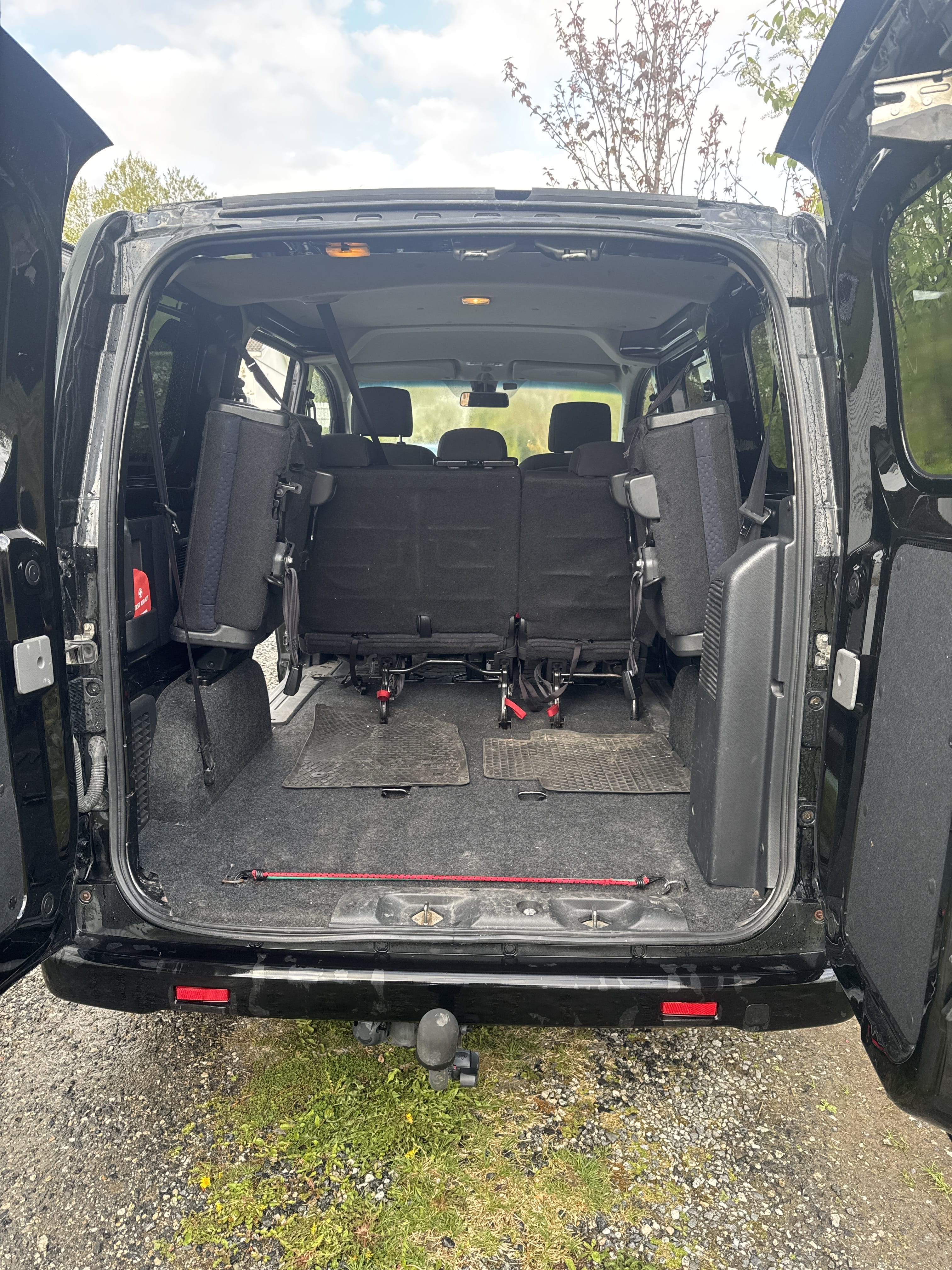 Nissan NV200 Family 7 seater med Bluetooth audio