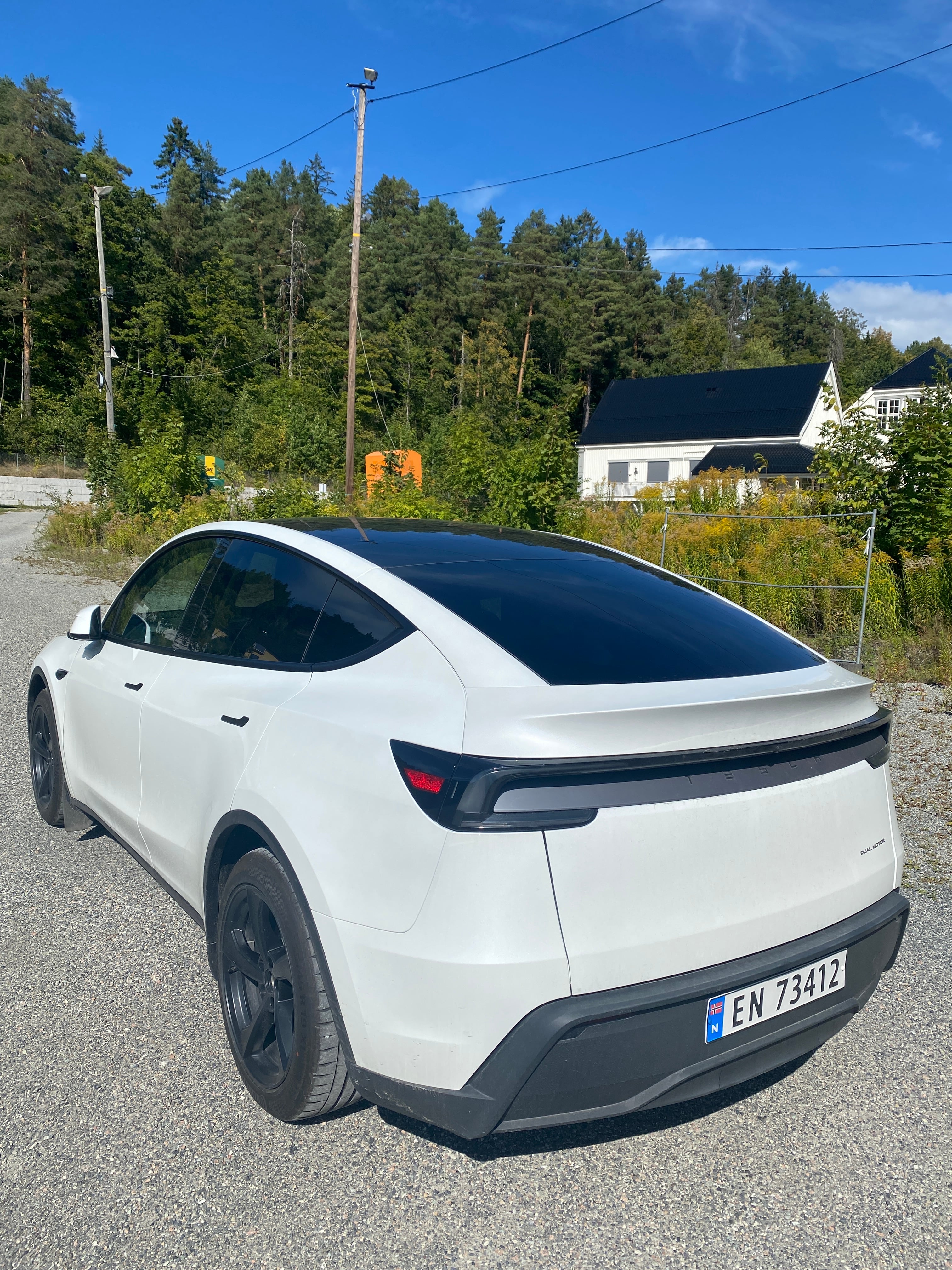 Tesla Model Y med Ryggekamera