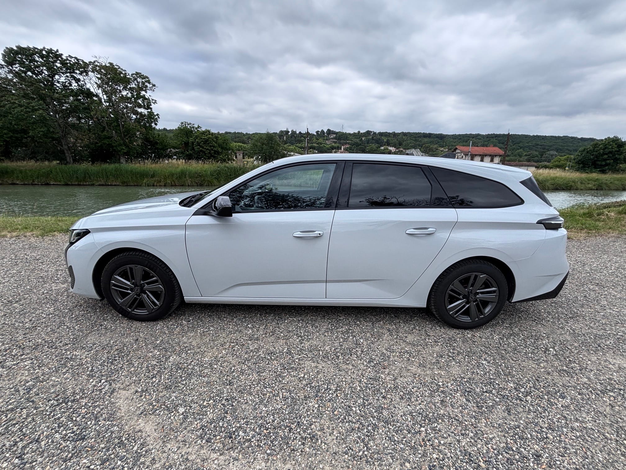 Peugeot 308 SW Allure 5 places - PARKING AEROPORT BLAGNAC avec Climatisation