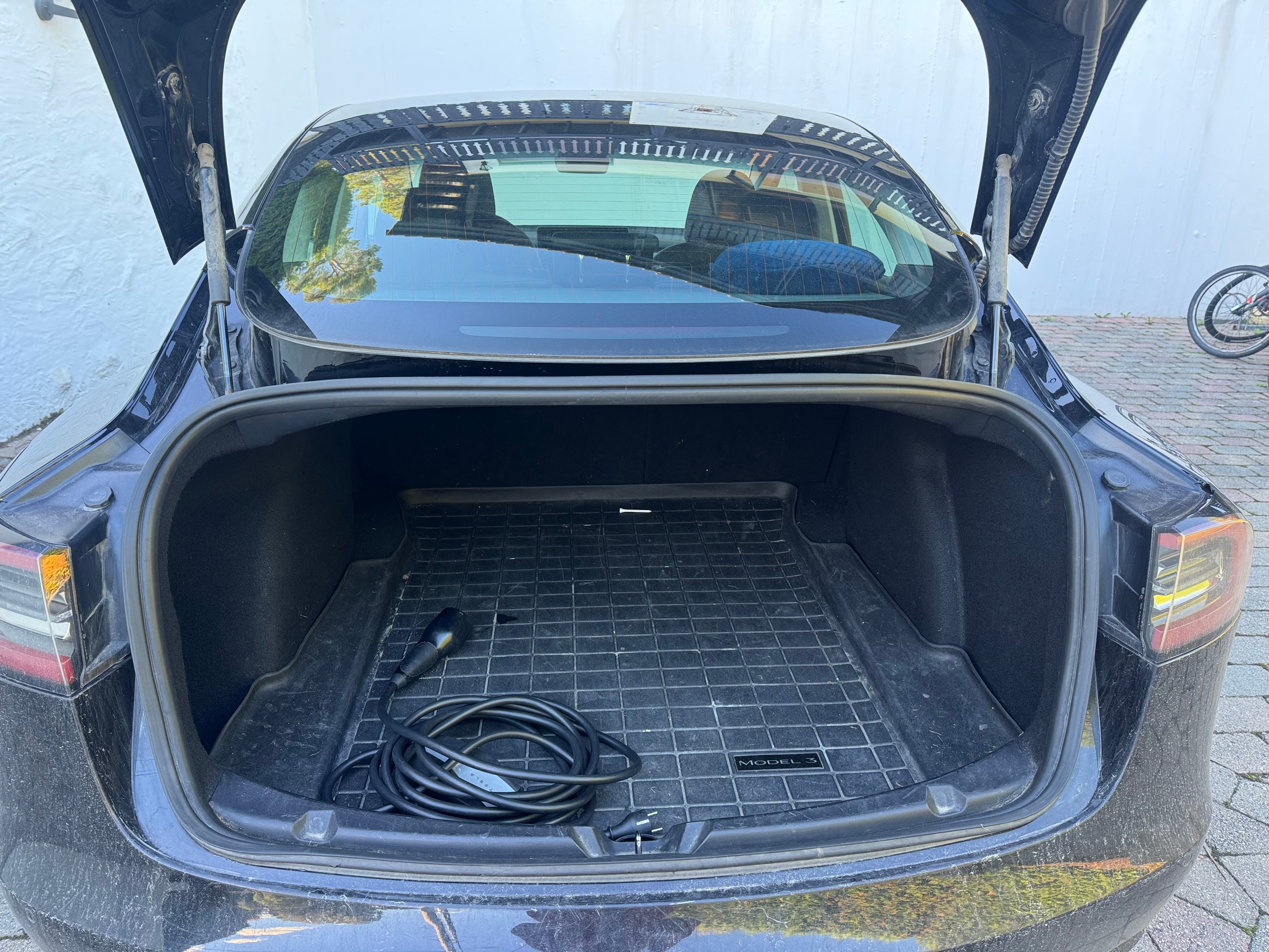 Tesla Model 3 Long Range med Bluetooth audio