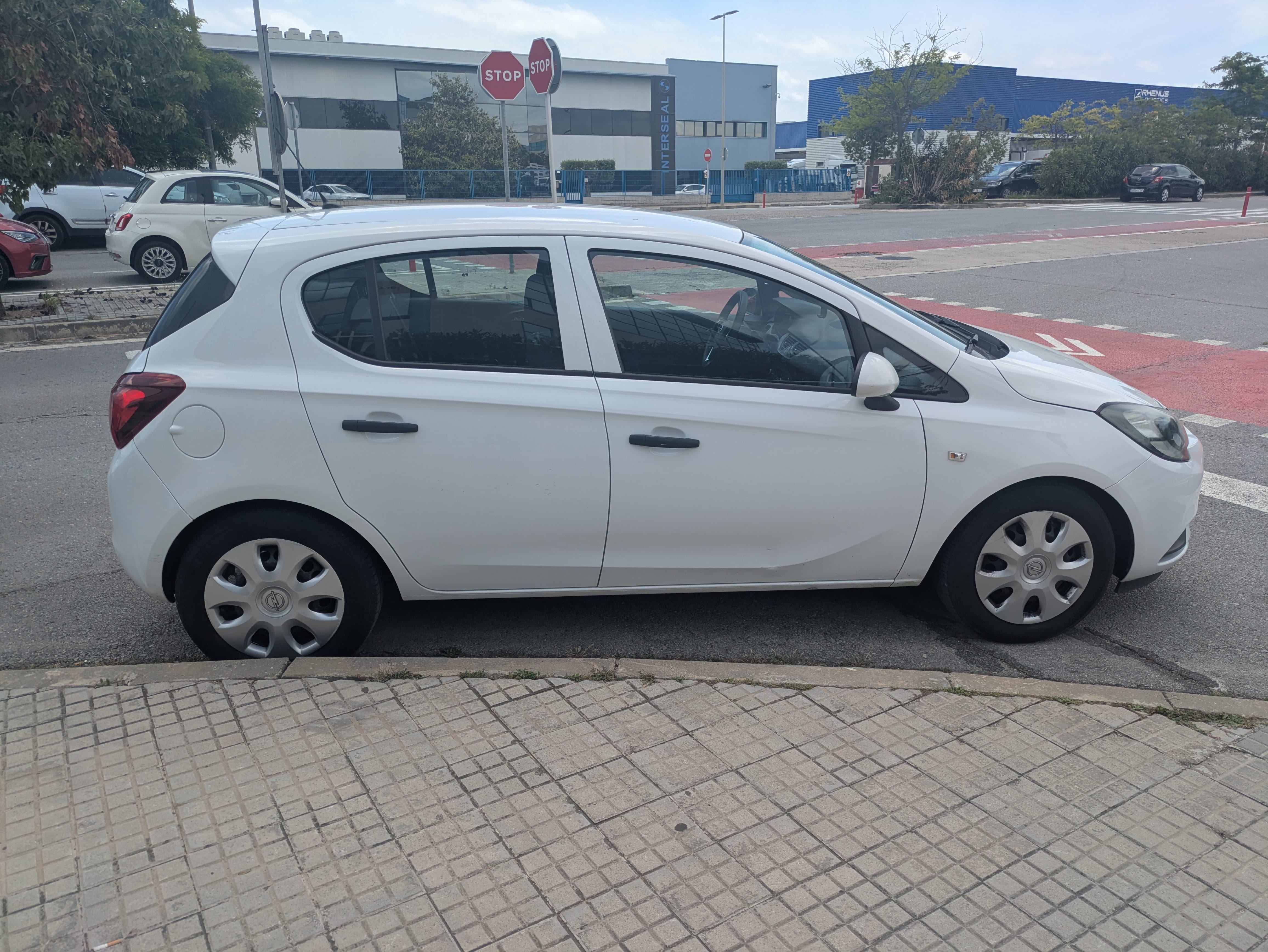 Opel Corsa-E con Puertos de carga USB